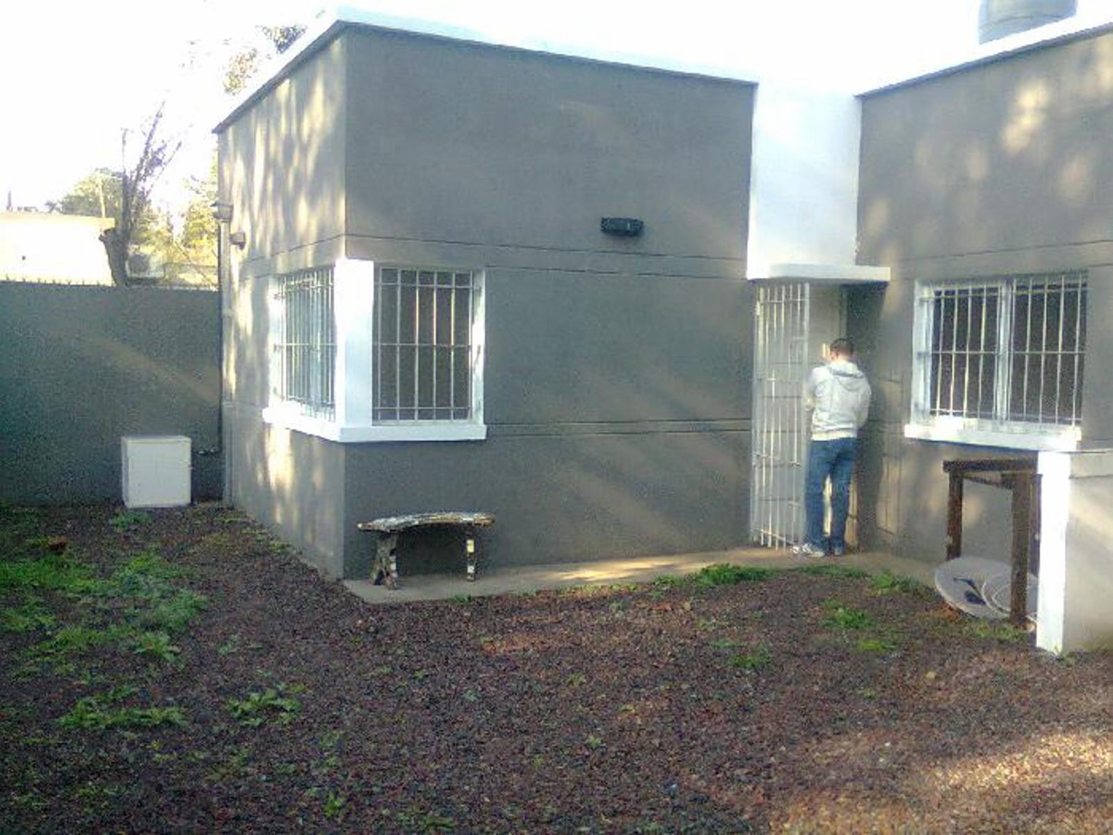 Excelente departamento planta baja contra frente, dos ambientes con entrada de auto. — foto 7