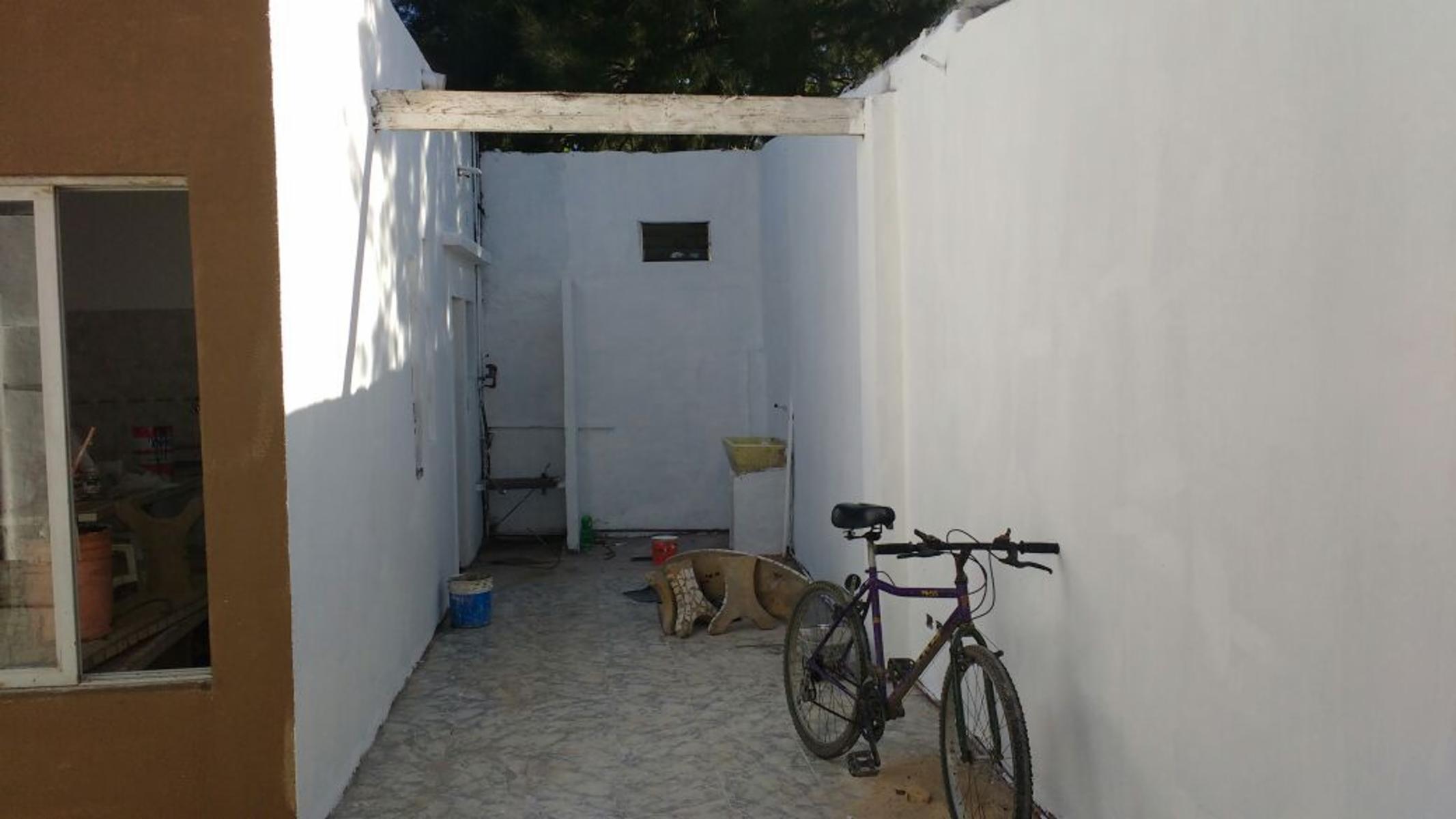Excelente PH fondo dos ambientes planta baja con patio — foto 9