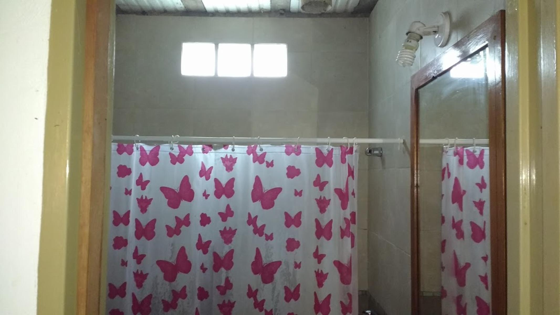 EXCELENTE CASA TRES AMBIENTES EN LOTE DE 10 X 28 CON ENTRADA PASANTE. — foto 8