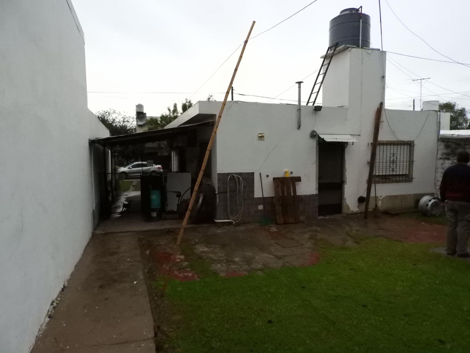Excelente propiedad multifamiliar, dos casa de tres ambientes sobre lote de 10 x 35 en Garin — foto 8