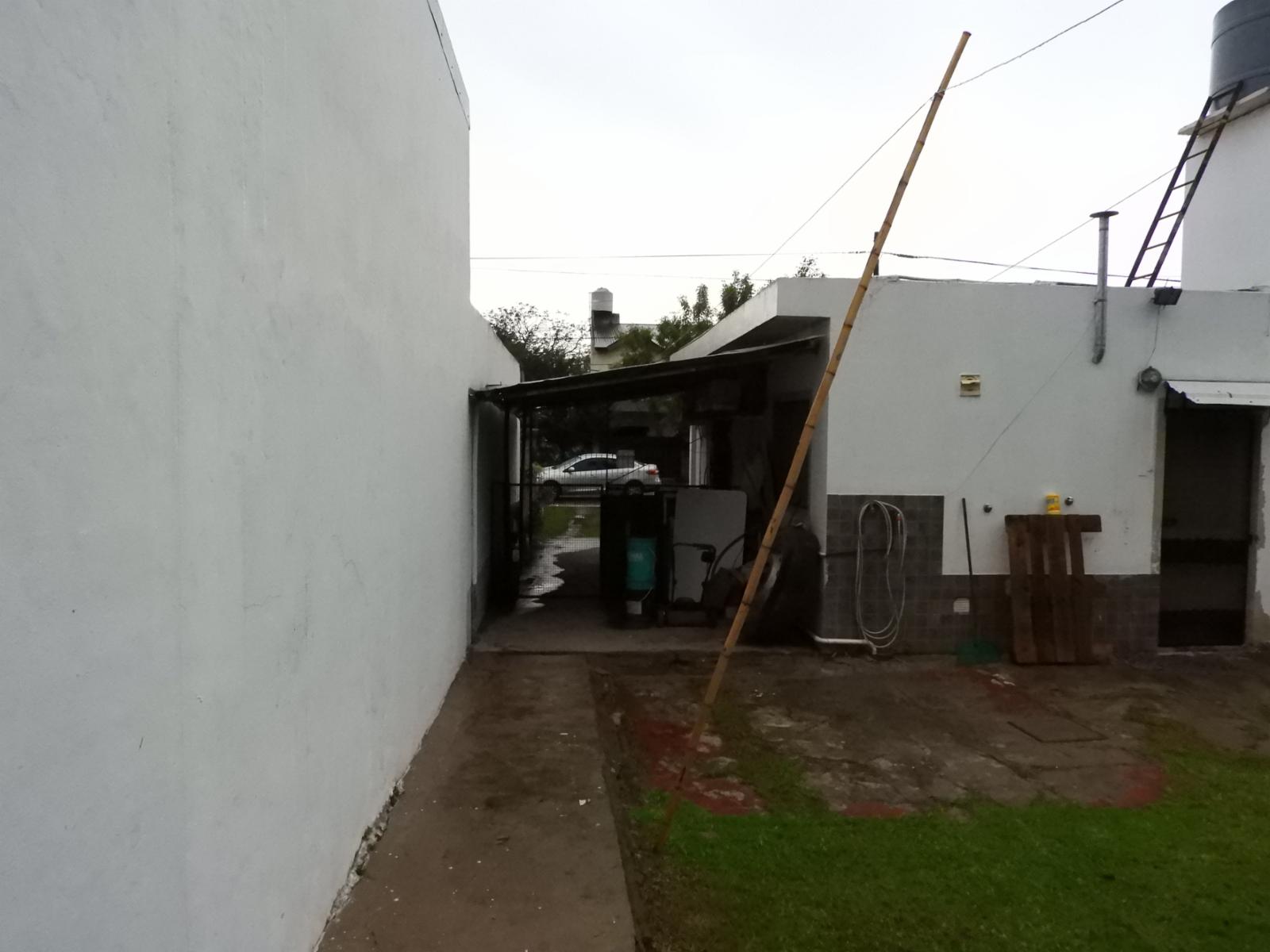 Excelente propiedad multifamiliar, dos casa de tres ambientes sobre lote de 10 x 35 en Garin — foto 9