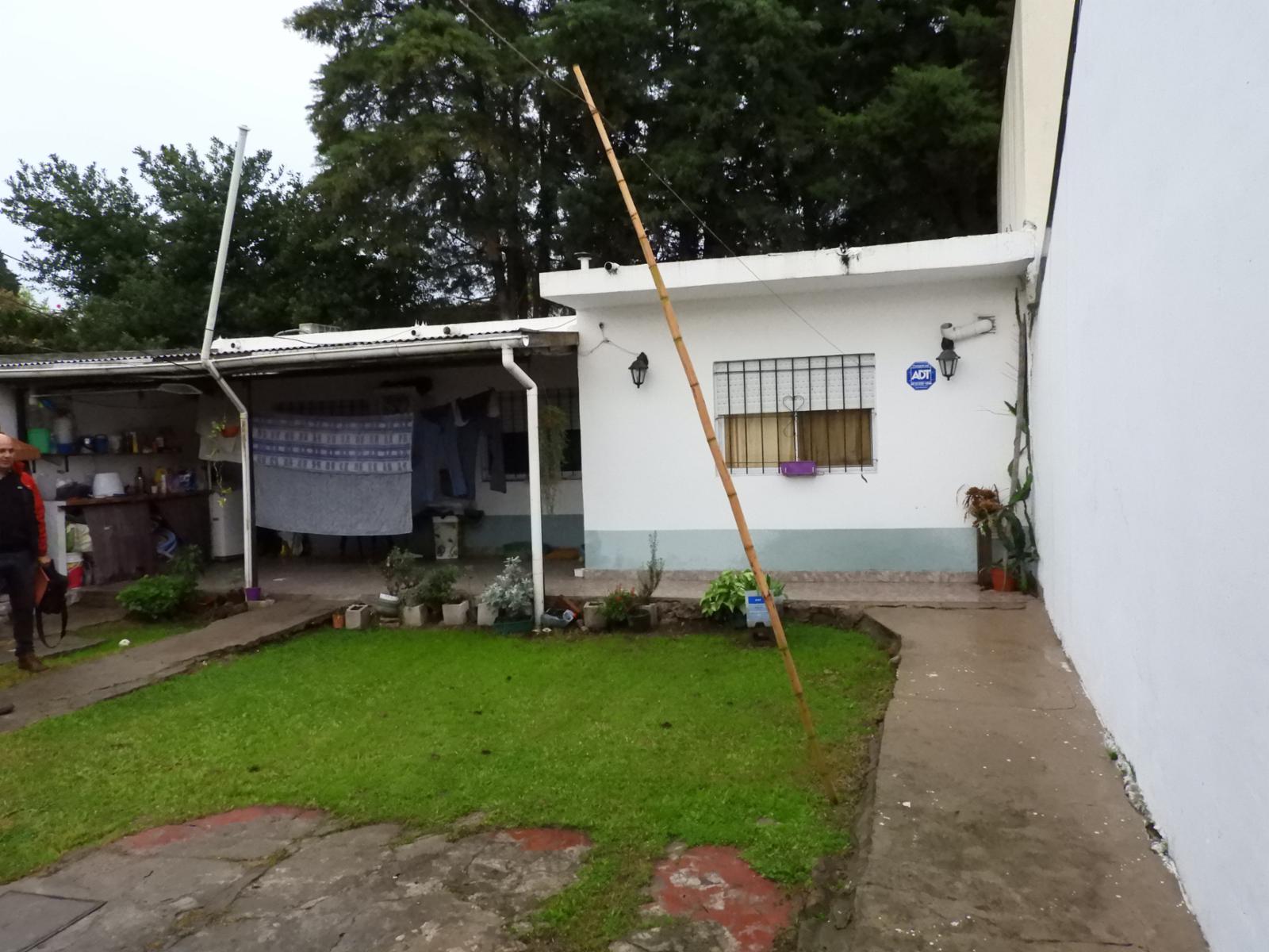 Excelente propiedad multifamiliar, dos casa de tres ambientes sobre lote de 10 x 35 en Garin — foto 10