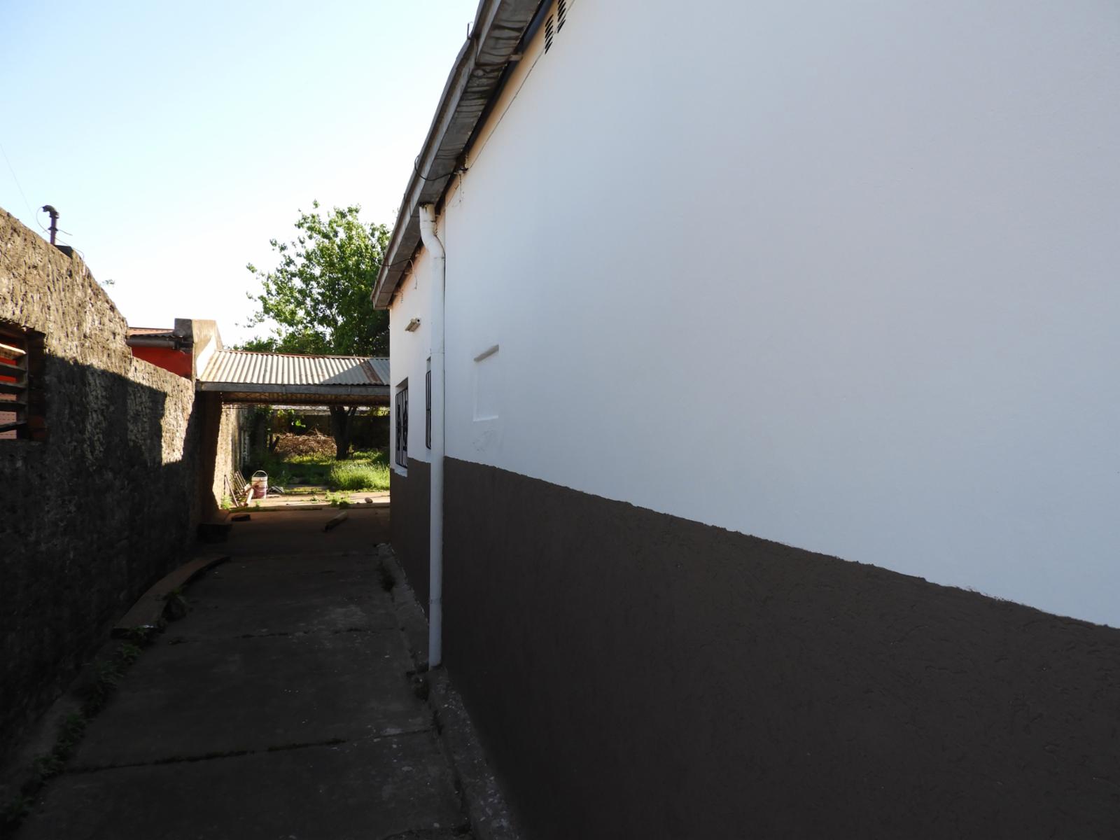 EXCELENTE PROPIEDAD DE 4 AMBIENTES CON ENTRADA DE AUTOS SOBRE LOTE DE 15X50 — foto 5