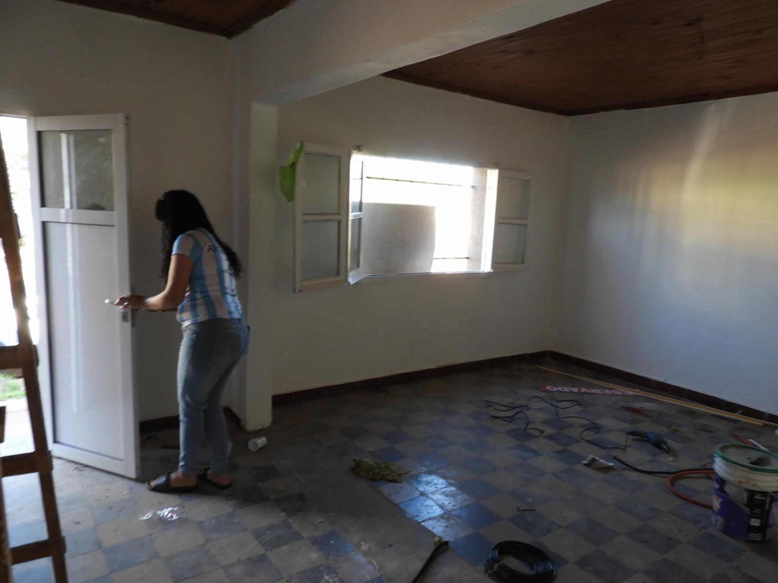 EXCELENTE PROPIEDAD DE 4 AMBIENTES CON ENTRADA DE AUTOS SOBRE LOTE DE 15X50 — foto 6