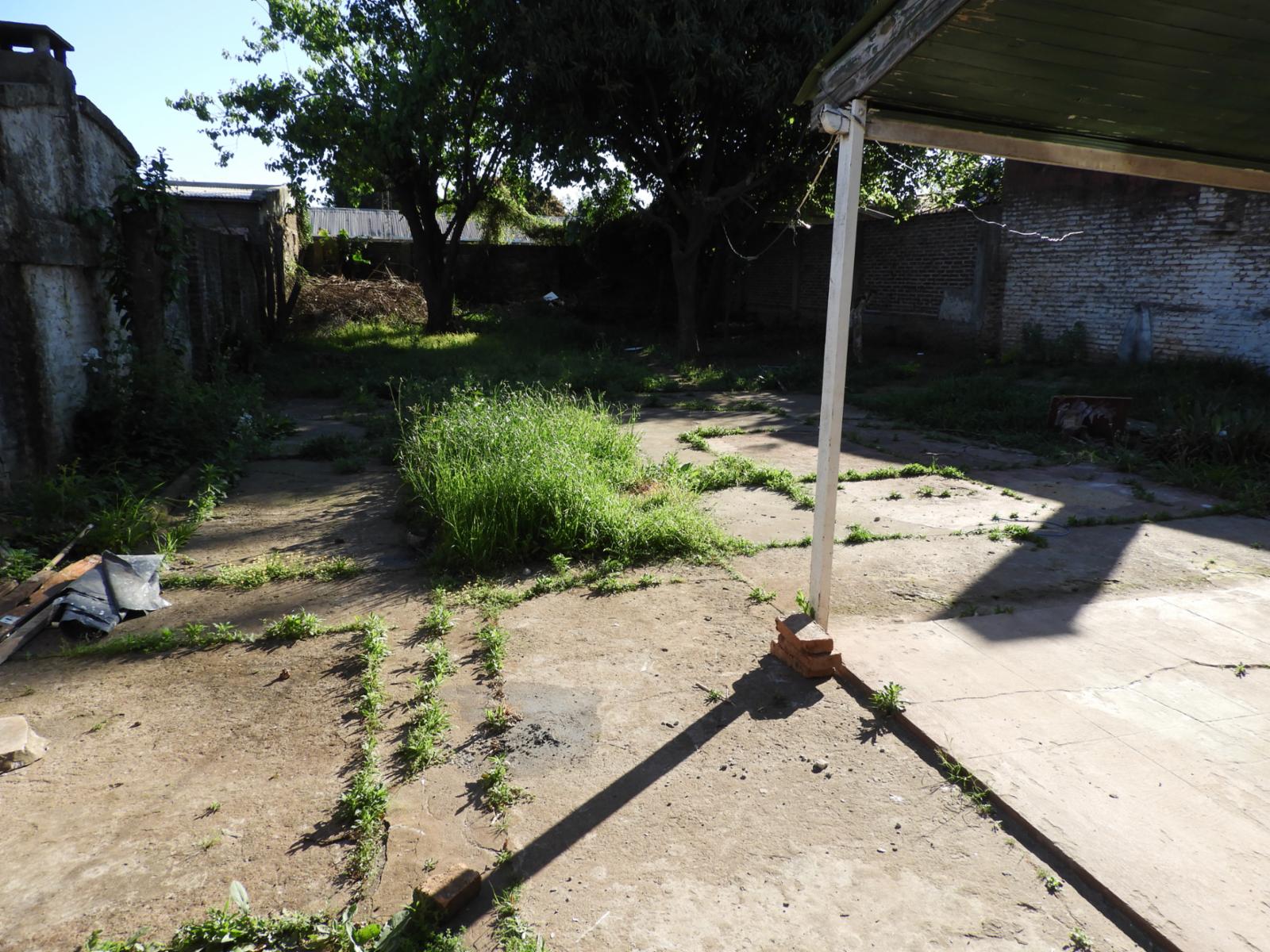 EXCELENTE PROPIEDAD DE 4 AMBIENTES CON ENTRADA DE AUTOS SOBRE LOTE DE 15X50 — foto 9
