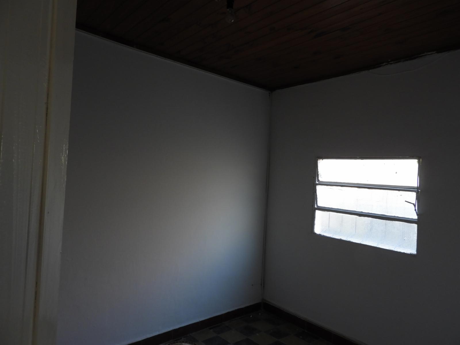 EXCELENTE PROPIEDAD DE 4 AMBIENTES CON ENTRADA DE AUTOS SOBRE LOTE DE 15X50 — foto 12