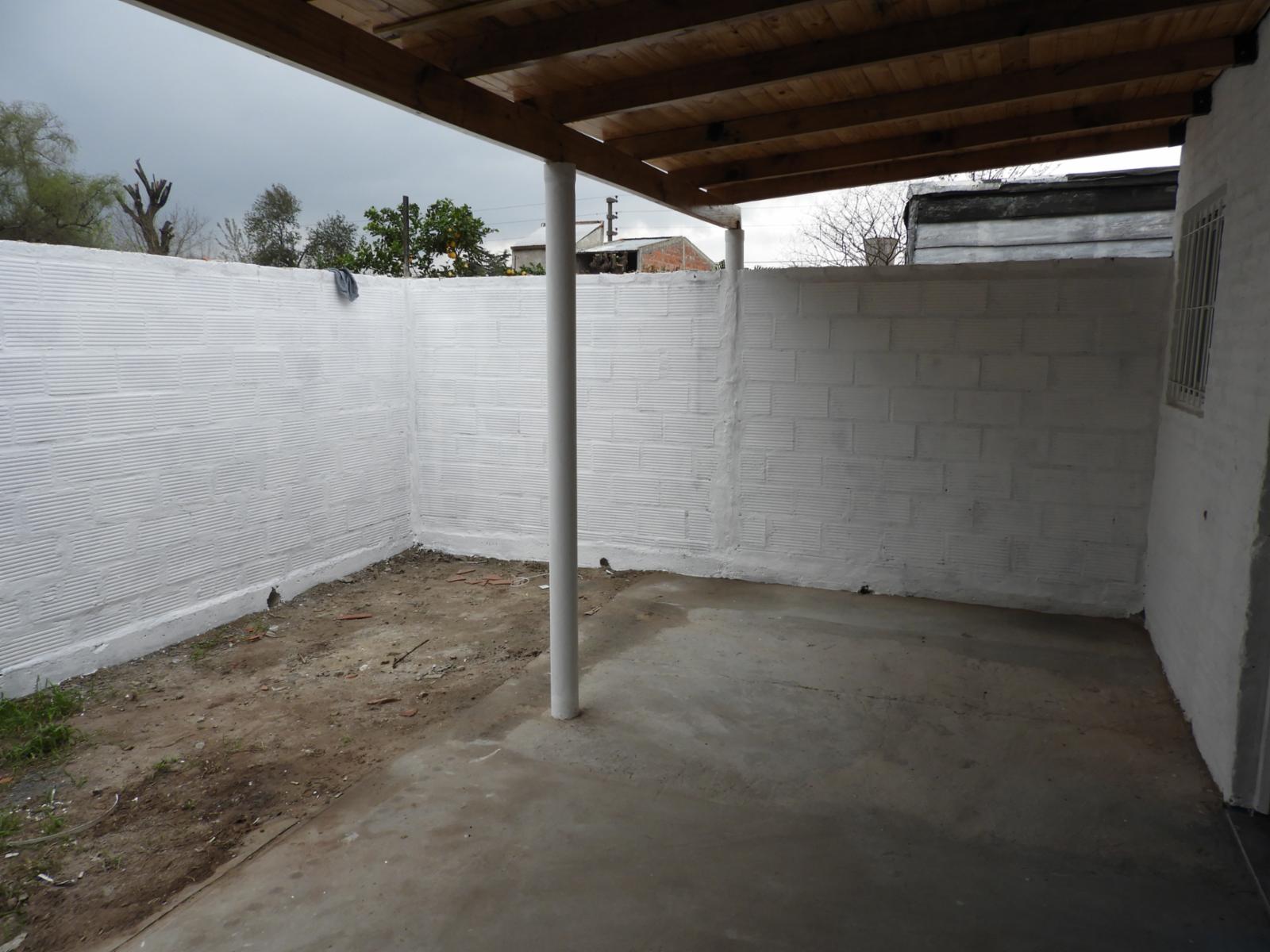 EXCELENTE UBICACIÓN CASA TRES AMBIENTES CON ENTRADA DE AUTO Y GALPON CONENTRADA LATERAL — foto 15