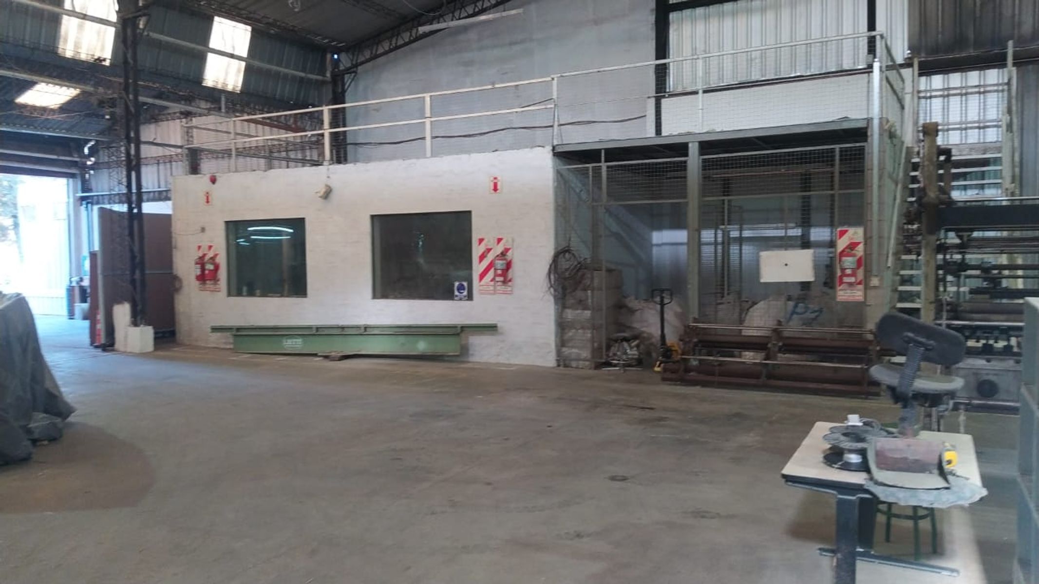 EXELENTE GALPON INDUSTRIAL DE 1.100 METROS CUADRADOS CON ESTACIONAMIENTO Y FUERZA MOTRIZ - 10