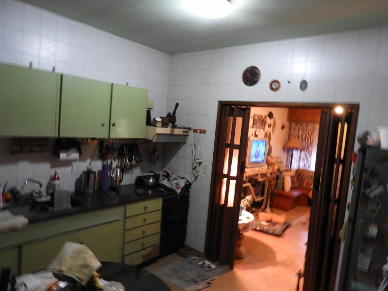 EXCELENTE CASA DE TRES AMBIENTES CON GARAGE JARDIN PATIO Y FONDO LIBRE — foto 7