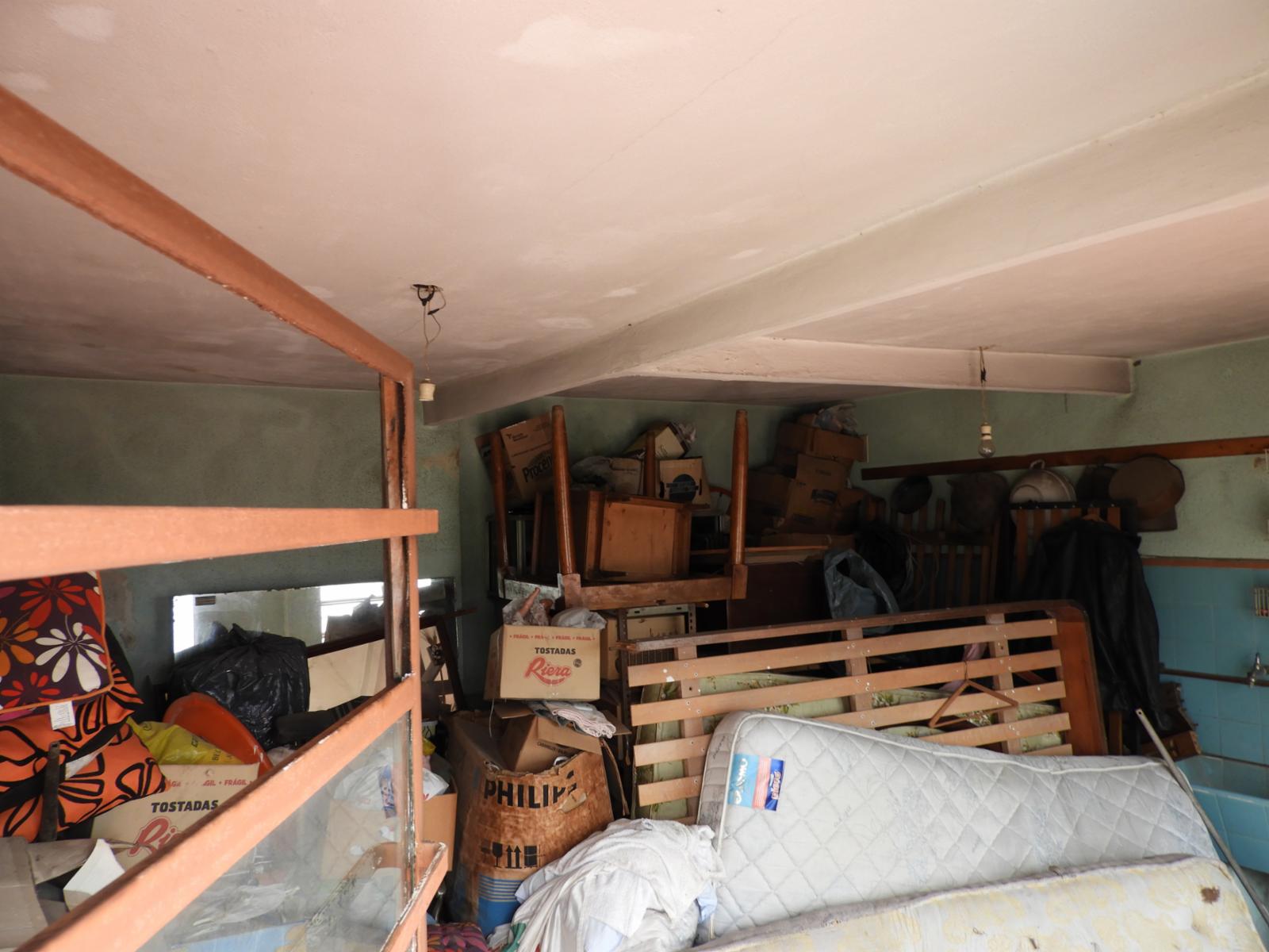 EXCELENTE DEPARTAMENTO DE CUATRO AMBIENTES CON PATIO Y TERRAZA EN PLANTA ALTA ÚNICO POR SUS DIMENSIONES RECIBO PROPIEDAD MENOR VALOR EN PARTE DE PAGO - 4