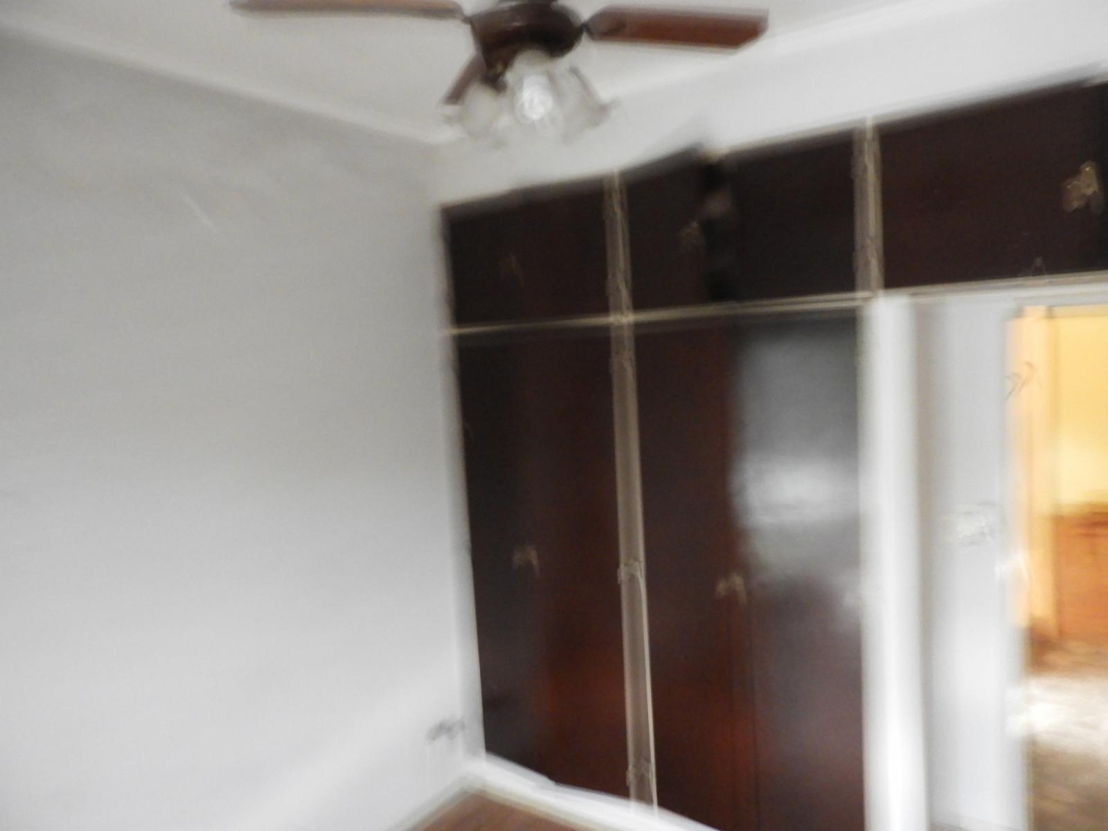 EXCELENTE DEPARTAMENTO DE CUATRO AMBIENTES CON PATIO Y TERRAZA EN PLANTA ALTA ÚNICO POR SUS DIMENSIONES RECIBO PROPIEDAD MENOR VALOR EN PARTE DE PAGO - 18
