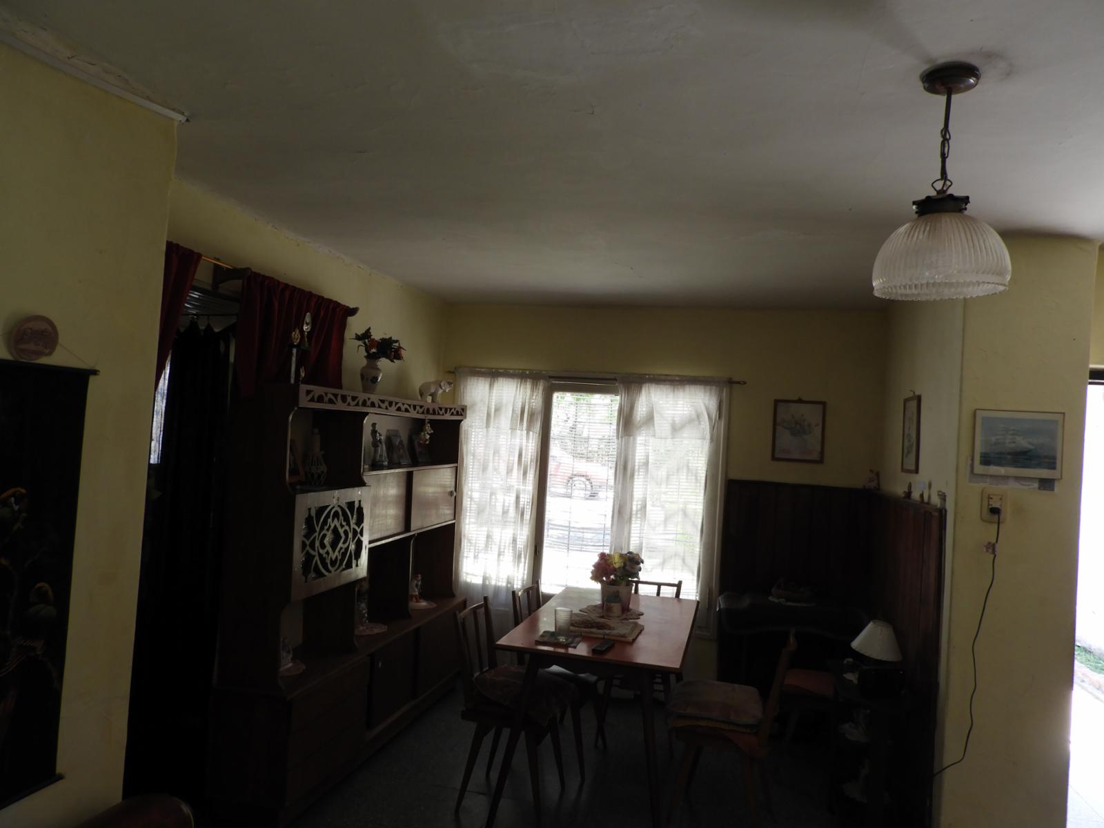 EXCELENTE PROPIEDAD CASA TRES AMBIENTES, AMPLIO PATIO, GALPÓN , PARRILLA Y ENTRADA DE AUTO. — foto 8