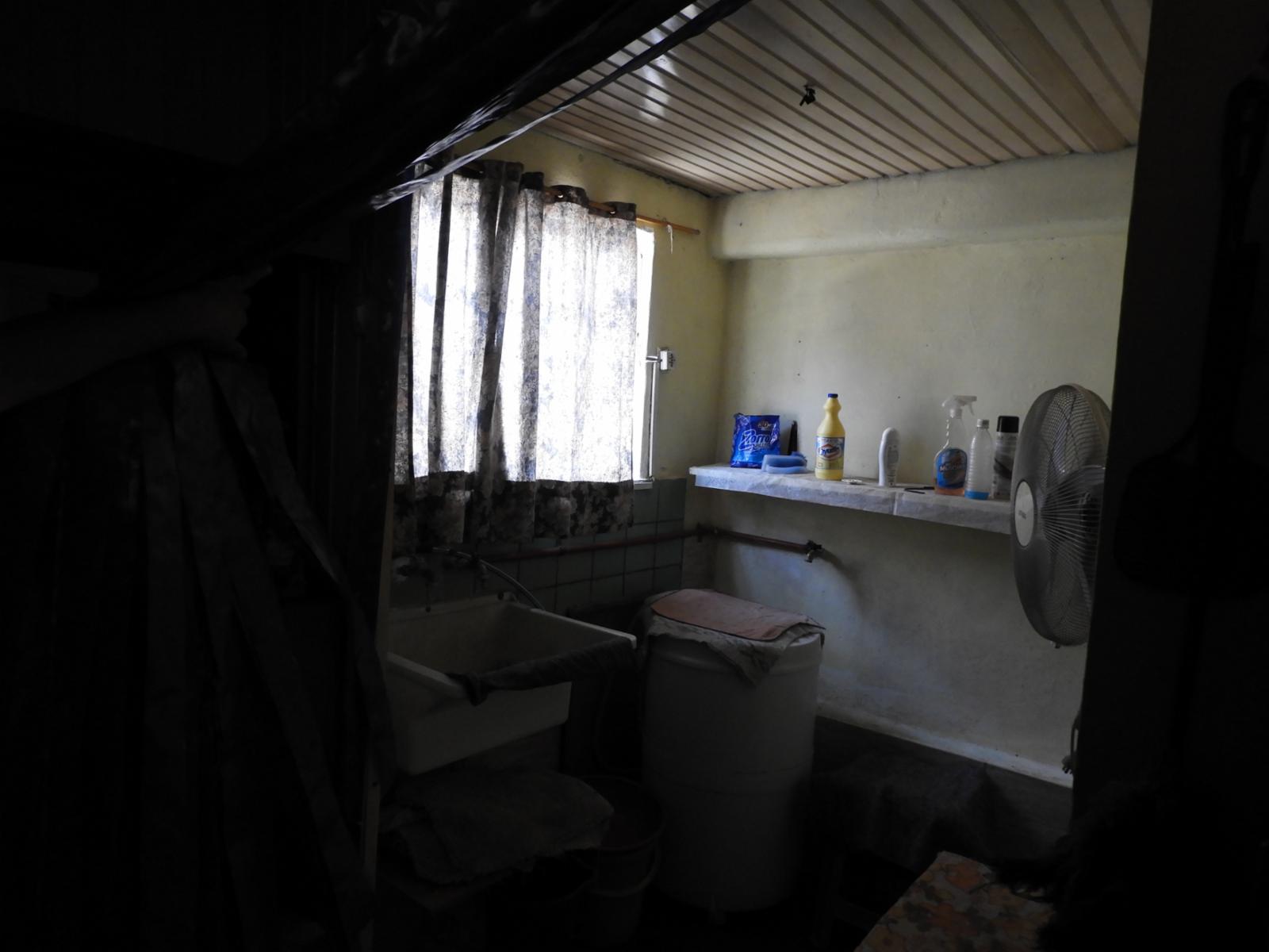 EXCELENTE PROPIEDAD CASA TRES AMBIENTES, AMPLIO PATIO, GALPÓN , PARRILLA Y ENTRADA DE AUTO. — foto 11