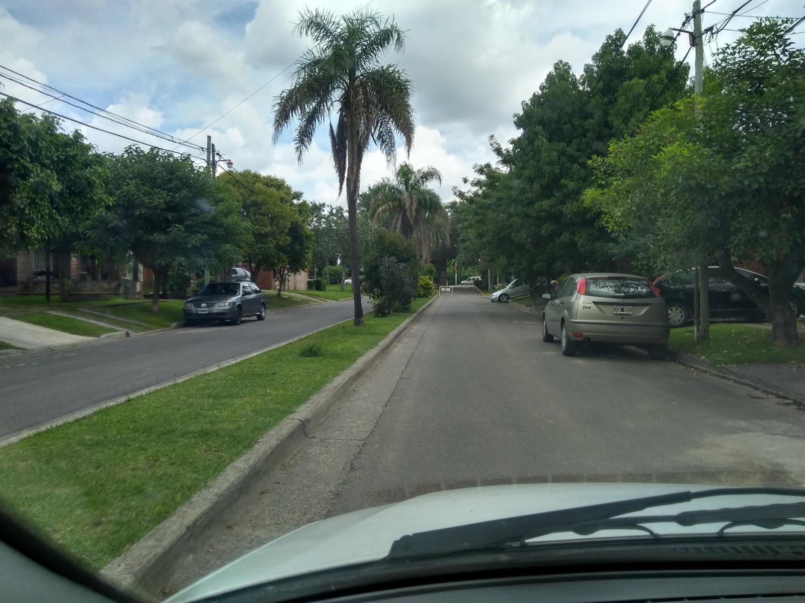 EXCELENTE PROPIEDAD DE TRES AMBIENTES BARRIO CERRADO ALTOS DE PACHECO SOBRE RUTA 9 — foto 2