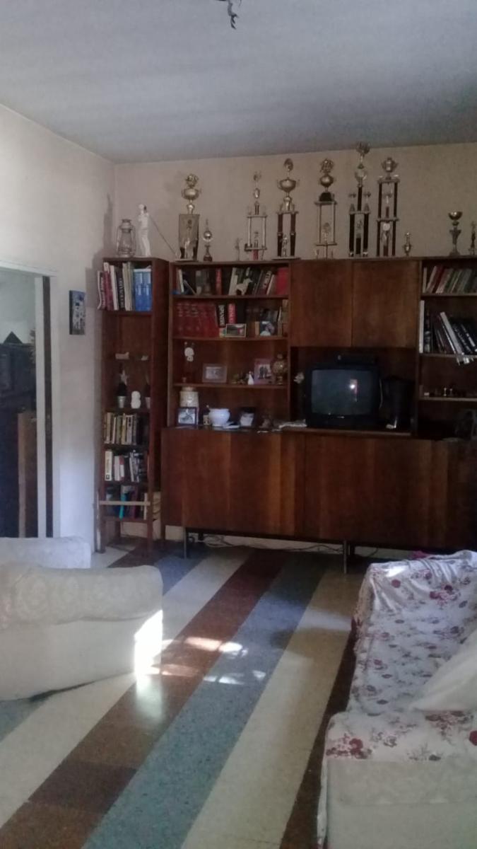 EXCELENTE PROPIEDAD DE CUATRO AMBIENTES CON GARAGE PATIO Y FONDO LIBRE — foto 8