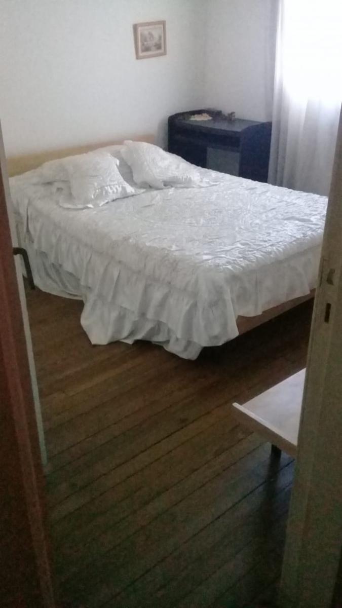 EXCELENTE PROPIEDAD DE CUATRO AMBIENTES CON GARAGE PATIO Y FONDO LIBRE — foto 11
