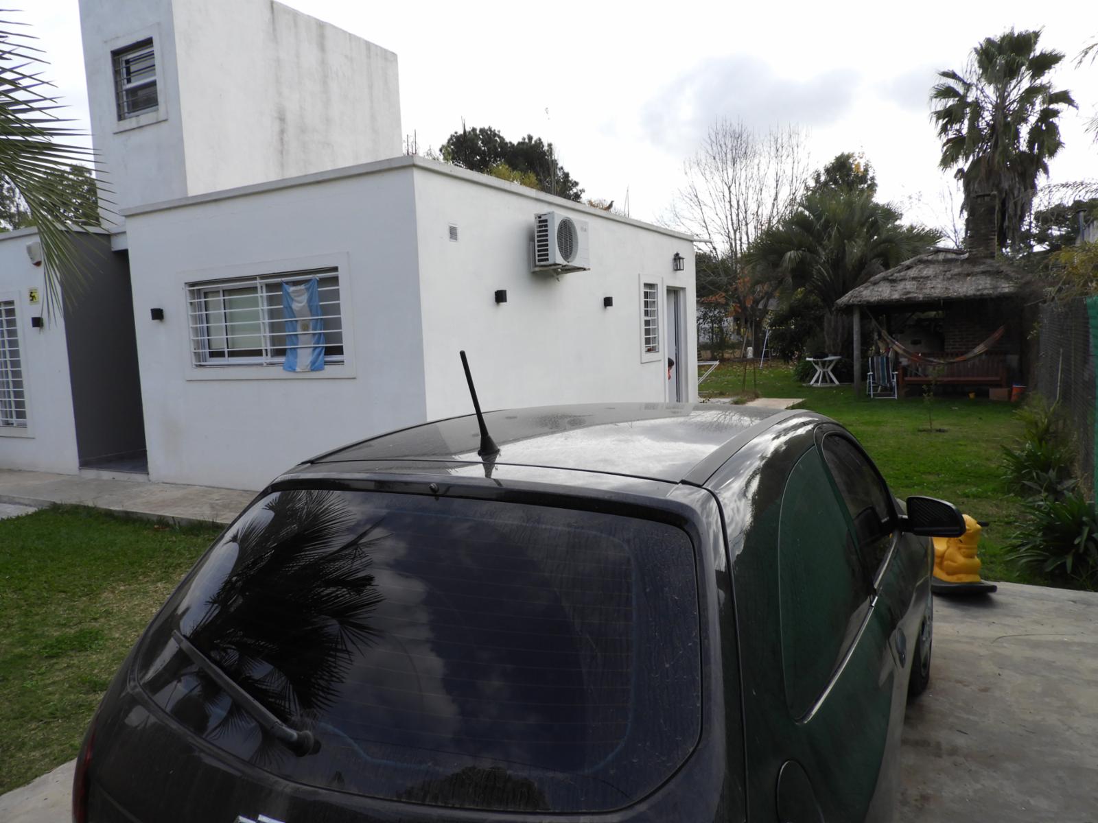EXCELENTE PROPIEDAD DE TRES AMBIENTES CON ENTRADA PASANTE QUINCHO Y PARRILLA — foto 3