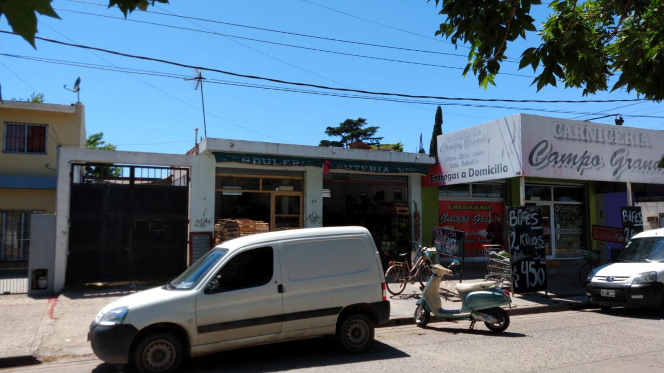 EXCELENTE PROPIEDAD COMERCIAL DE SEIS LOCALES TOTALMENTE ALQUILADO Y VIVIENDA FAMILIAR DE TRES AMBIENTES CON COCHERA — foto 5
