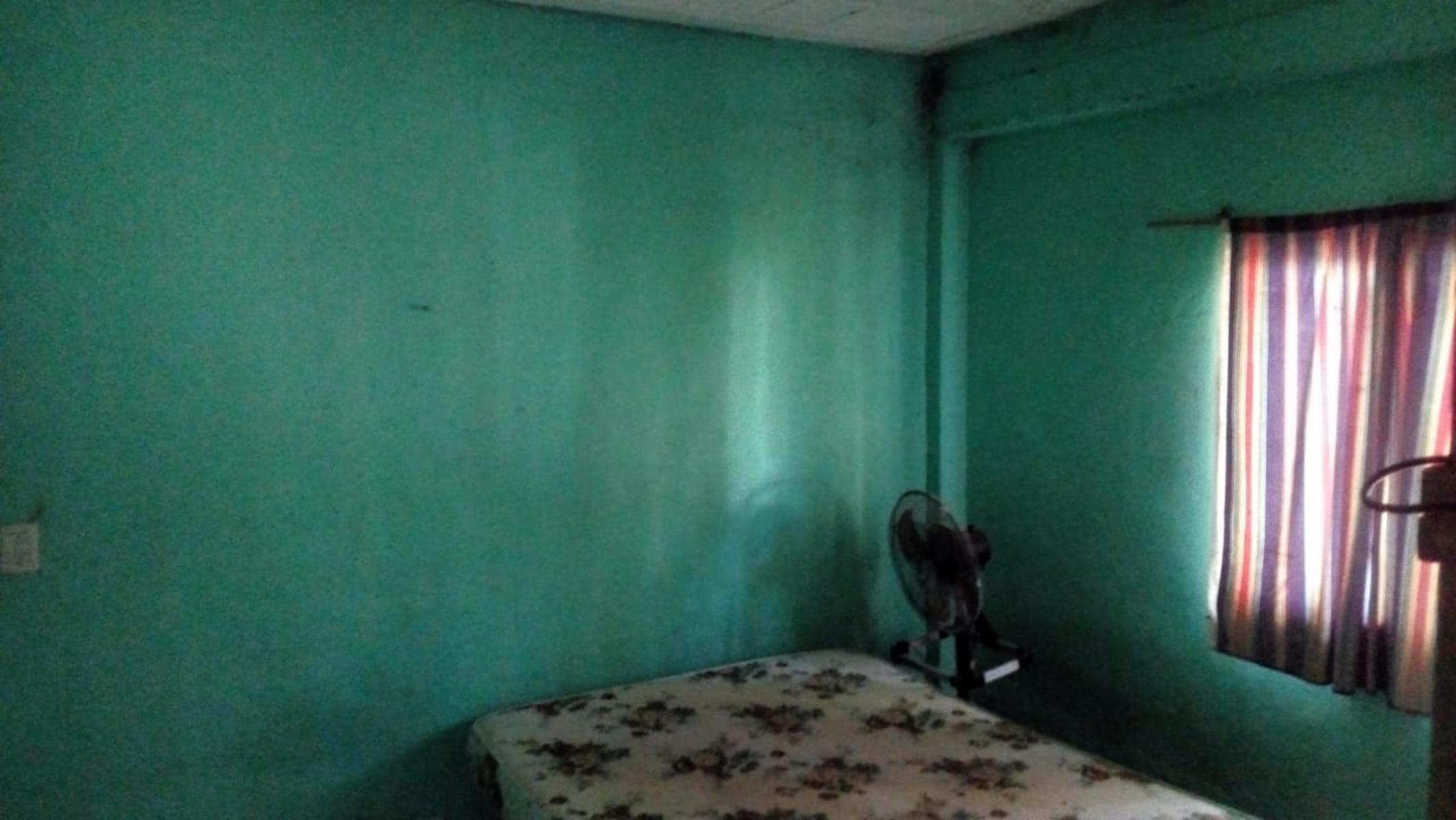 EXCELENTE CASA DE TRES AMBIENTES CON PATIO Y ENTRADA DE AUTO MAS UN DEPARTAMENTO DE DOS AMBIENTES — foto 4