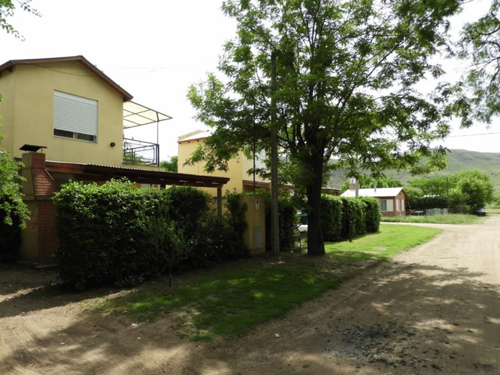 EXCELENTE COMPLEJO DE CABAÑAS TOTALMENTE EQUIPADO CON PISCINA SEMI CUBIERTA CLIMATIZADA FUNCIONANDO A PLENO TODO EL AÑO EN SIERRA DE LA VENTANA, VALLE HERMOSO CON SIERRAS Y RÍOS - 10