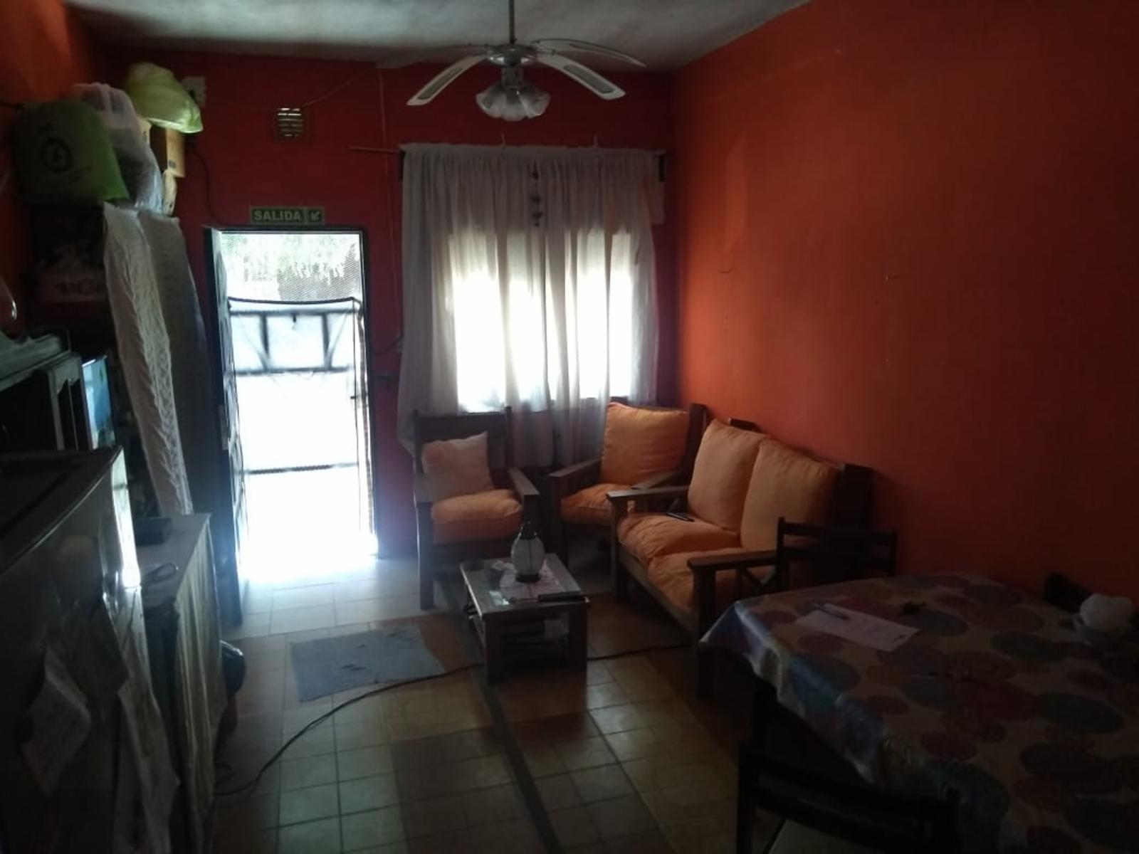 EXCELENTE PROPIEDAD DOS DORMITORIOS COCINA COMEDOR LAVADERO PATIO CASA ANTIGUA AL FONDO Y CASA DE TRES AMBIENTES A TERMINAR EN TERRAZA — foto 6