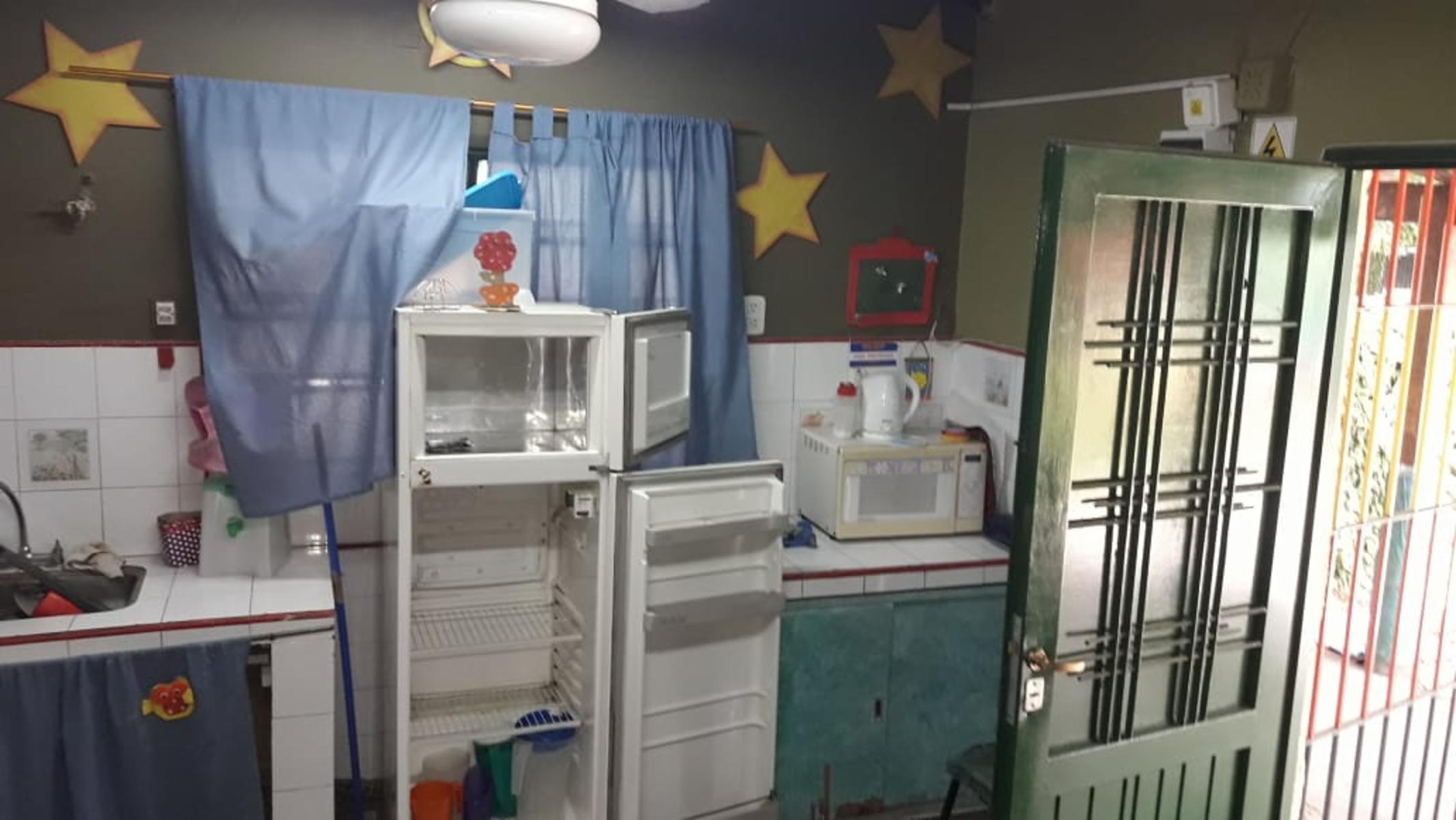 EXCELENTE PROPIEDAD DE CUATRO AMBIENTES SOBRE LOTE TERRENO DE 300 METROS CUADRADOS — foto 10