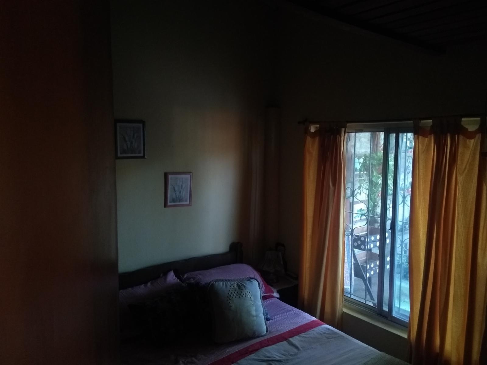 EXCELENTE PROPIEDAD DE TRES AMBIENTES CON GALPÓN PATIO Y ENTRADA DE AUTO — foto 4
