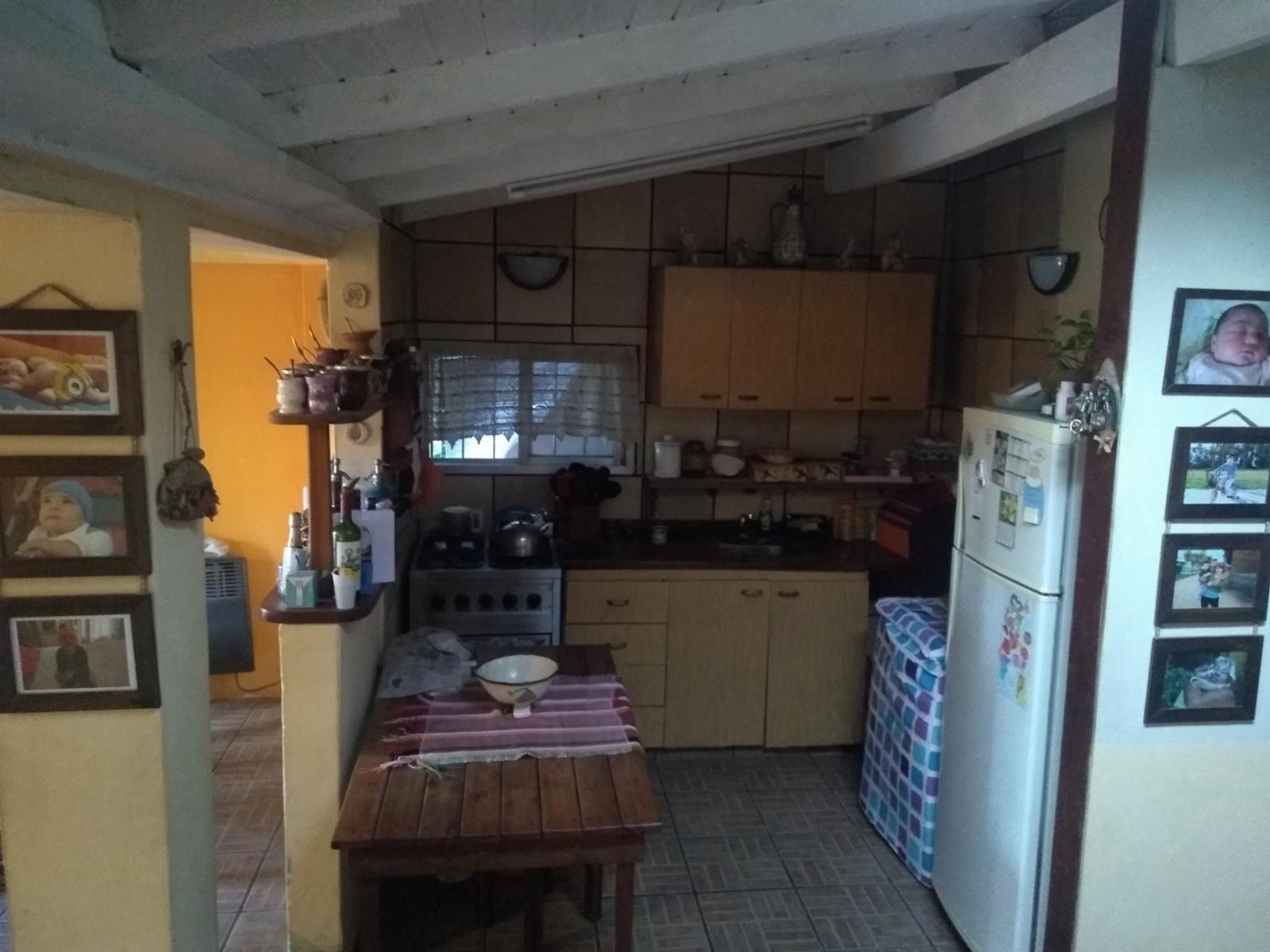 EXCELENTE PROPIEDAD DE TRES AMBIENTES CON GALPÓN PATIO Y ENTRADA DE AUTO — foto 5