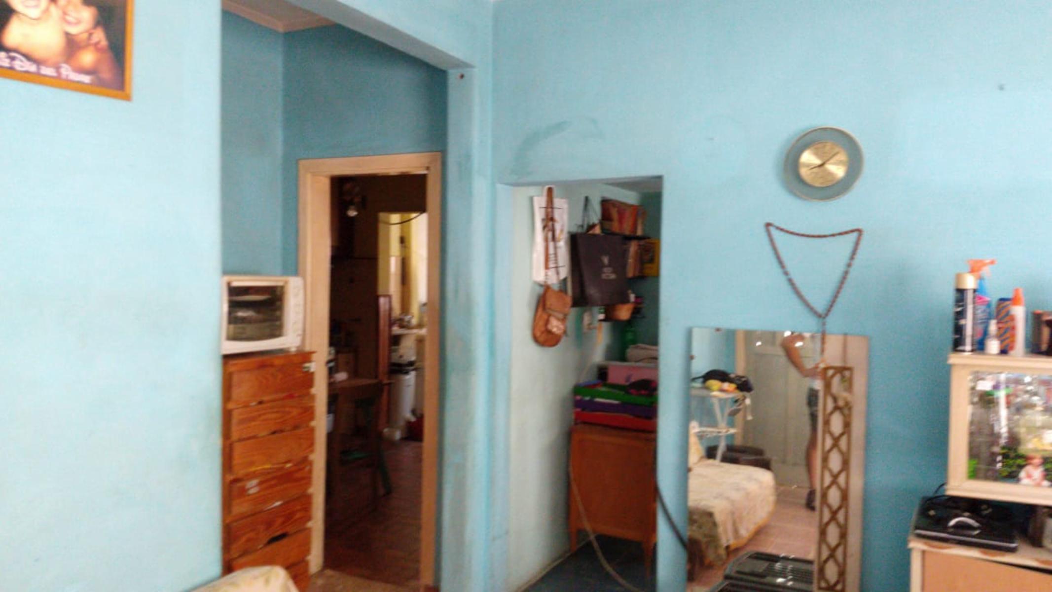 EXCELENTE CASA MULTIFAMILIAR AL FRENTE CASA TRES AMBIENTES CON PATIO Y ENTRADA DE AUTO Y AL FONDO CASA DOS AMBIENTES AMPLIO — foto 5