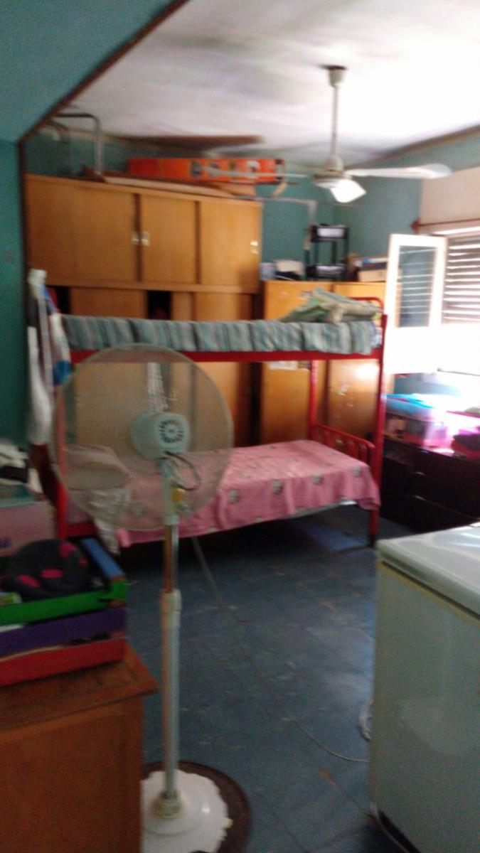 EXCELENTE CASA MULTIFAMILIAR AL FRENTE CASA TRES AMBIENTES CON PATIO Y ENTRADA DE AUTO Y AL FONDO CASA DOS AMBIENTES AMPLIO — foto 8