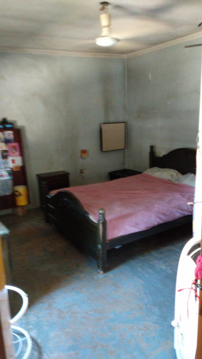 EXCELENTE CASA MULTIFAMILIAR AL FRENTE CASA TRES AMBIENTES CON PATIO Y ENTRADA DE AUTO Y AL FONDO CASA DOS AMBIENTES AMPLIO — foto 11