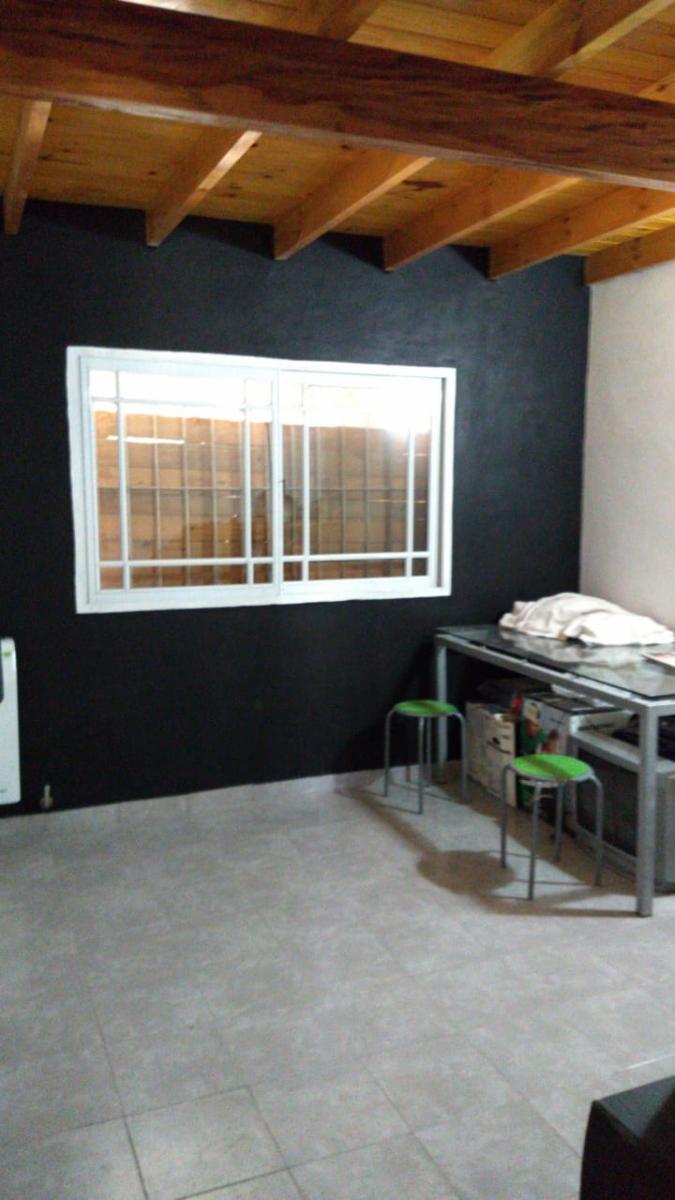 EXCELENTE PROPIEDAD DE CUATRO AMBIENTES JARDIN PATIO Y FONDO LIBRE — foto 5