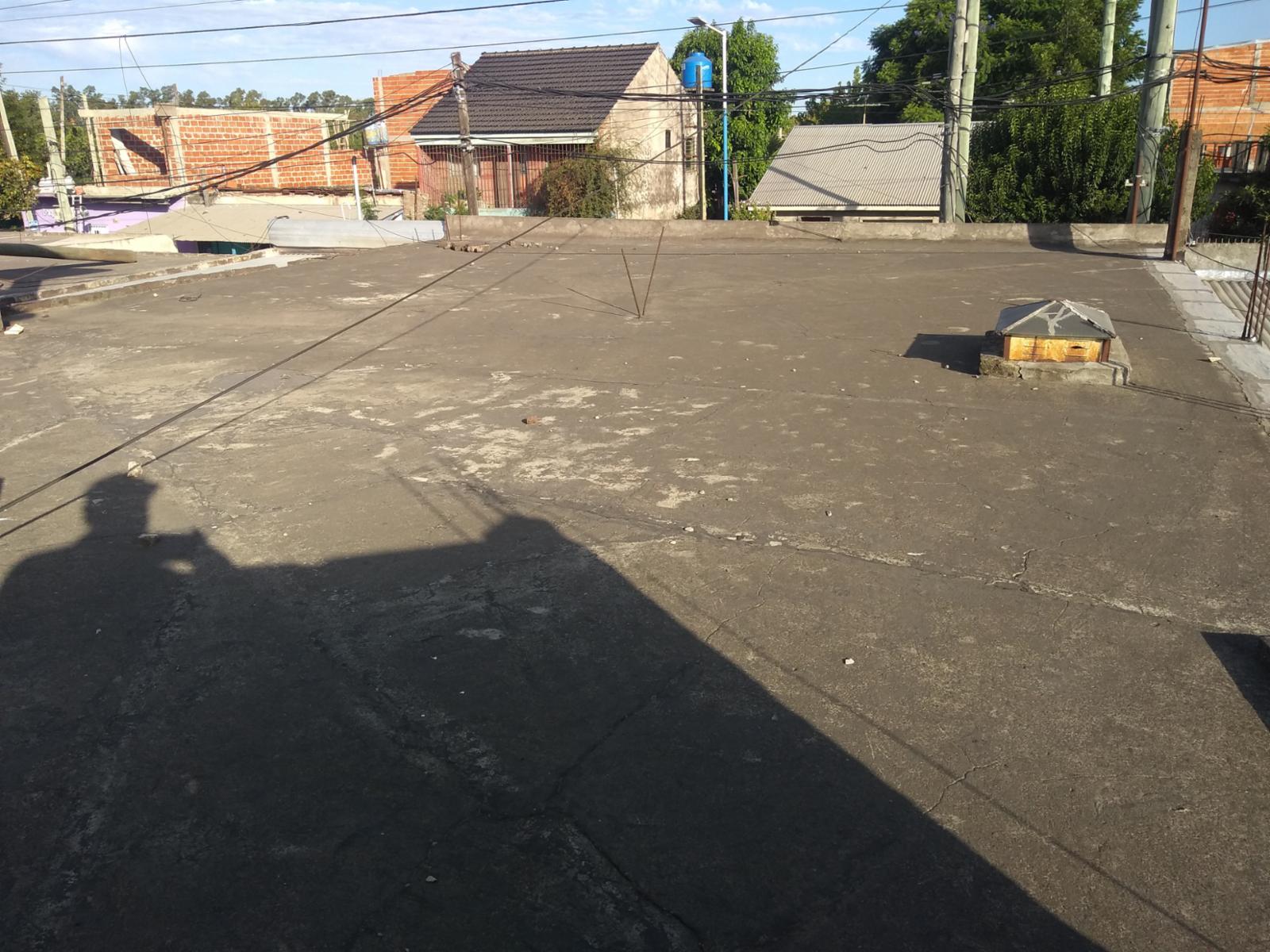 EXCELENTE PROPIEDAD CASA DE TRES AMBIENTES CON LOCAL COMERCIAL ENTRADA DE AUTO PATIO Y FONDO LIBRE — foto 10