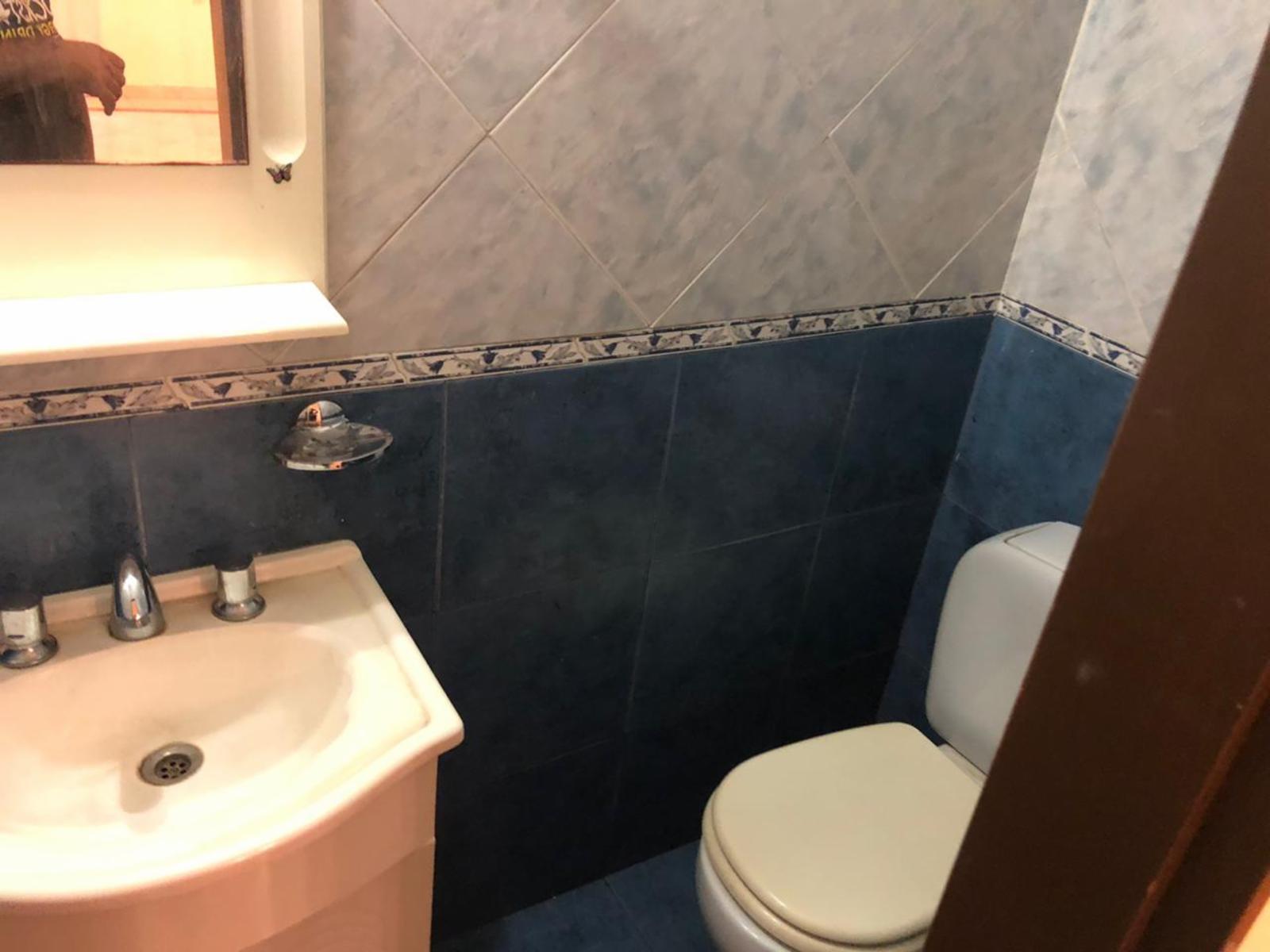 EXCELENTE PROPIEDAD DE TRES AMBIENTES CON GARAGE CUBIERTO JARDIN Y PATIO TERRAZA — foto 8