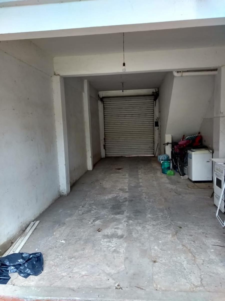EXCELENTE PROPIEDAD UBICADO EN EL CENTRO DE GARIN, DEPARTAMENTO DOS AMBIENTES Y MEDIO AMPLIO EN PRIMER PISO, COCHERA CUBIERTA, PATIO PARQUE, PARRILLA, — foto 11