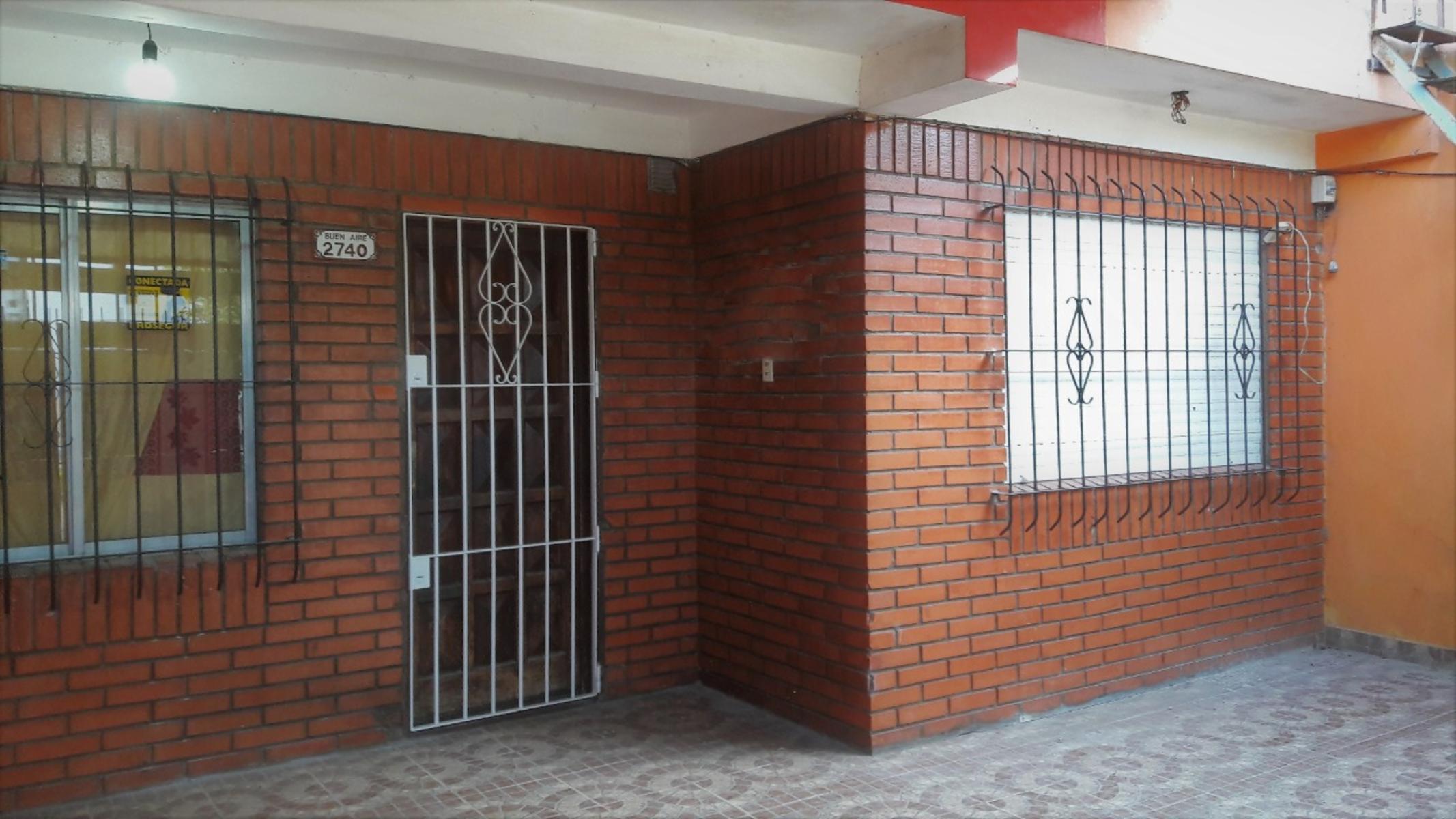 EXCELENTE PROPIEDAD CASA MULTIFAMILIAR MAS DEPARTAMENTO Y LOCAL COMERCIAL LISTO PARA HABITAR EN BUENA UBICACIÓN