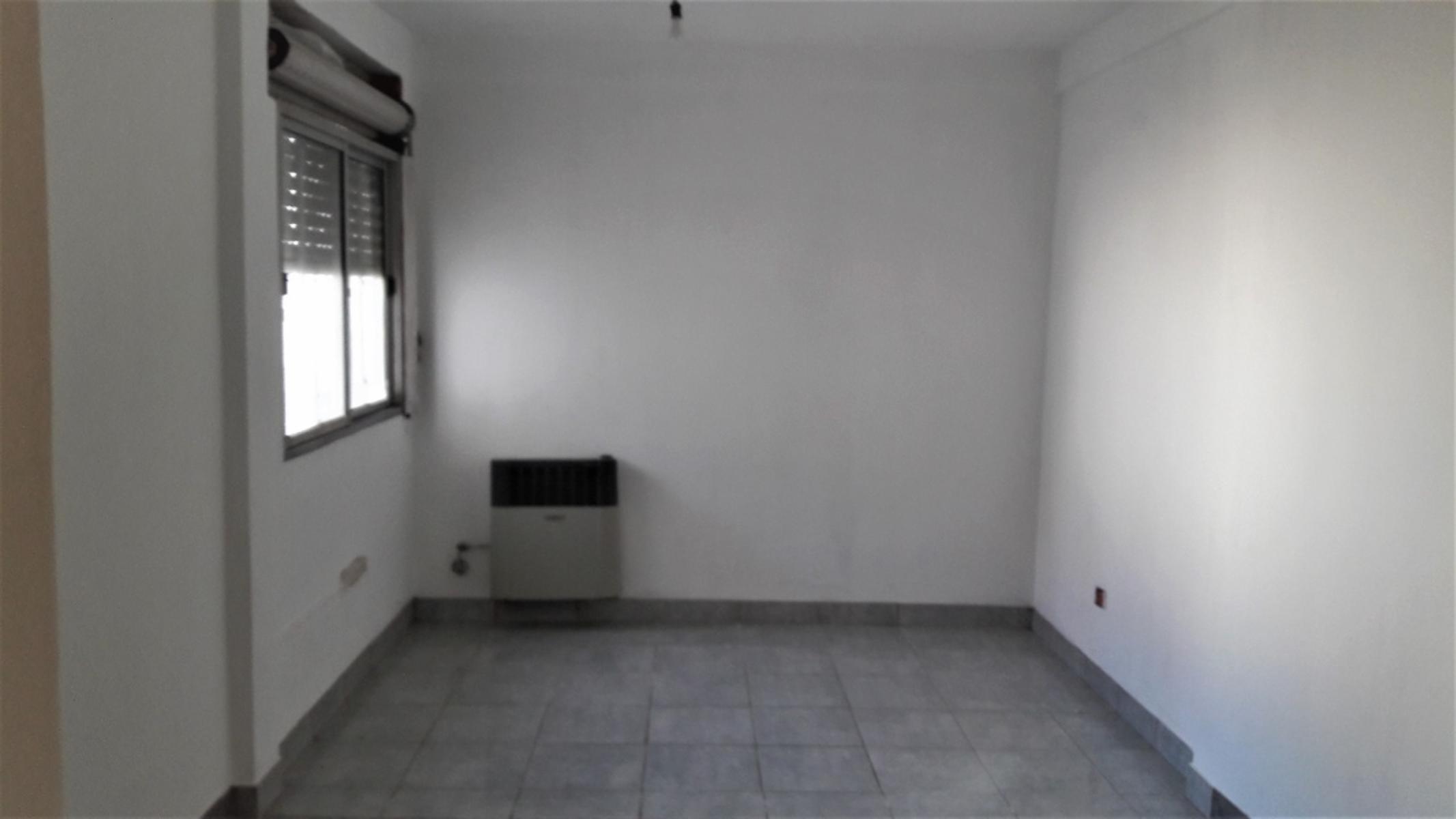 EXCELENTE PROPIEDAD CASA MULTIFAMILIAR MAS DEPARTAMENTO Y LOCAL COMERCIAL LISTO PARA HABITAR EN BUENA UBICACIÓN — foto 9
