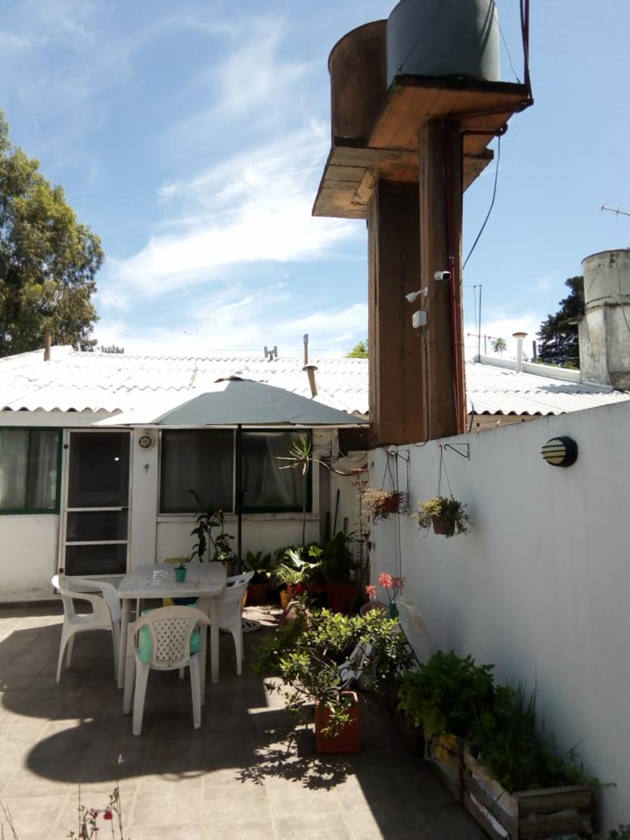 EXCELENTE PROPIEDAD EN BENAVIDEZ CASA DE TRES AMBIENTES MAS CUARTO DE HUESPEDES CON ENTRADA DE AUTO Y FONDO LIBRE — foto 3