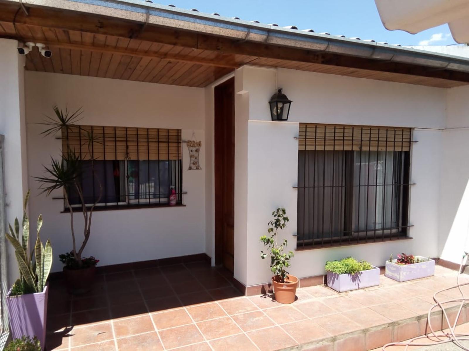 EXCELENTE PROPIEDAD EN BENAVIDEZ CASA DE TRES AMBIENTES MAS CUARTO DE HUESPEDES CON ENTRADA DE AUTO Y FONDO LIBRE — foto 6
