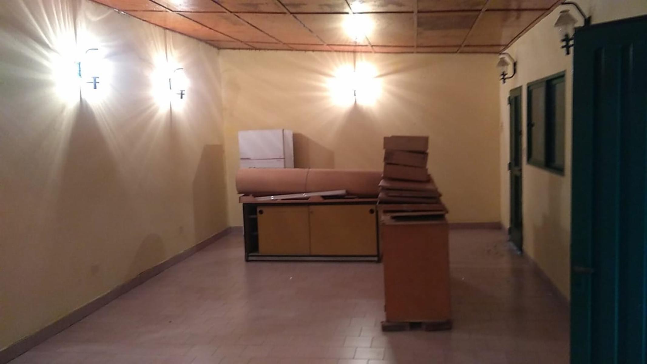 EXCELENTE´PROPIEDAD MULTIFAMILIAR VIVIENDA AL FRENTE DE DOS AMBIENTES ENTRADA DE AUTO PATIO PARRILLA Y AL FONDO OTRA VIVIENDA DE DOS AMBENTES — foto 14