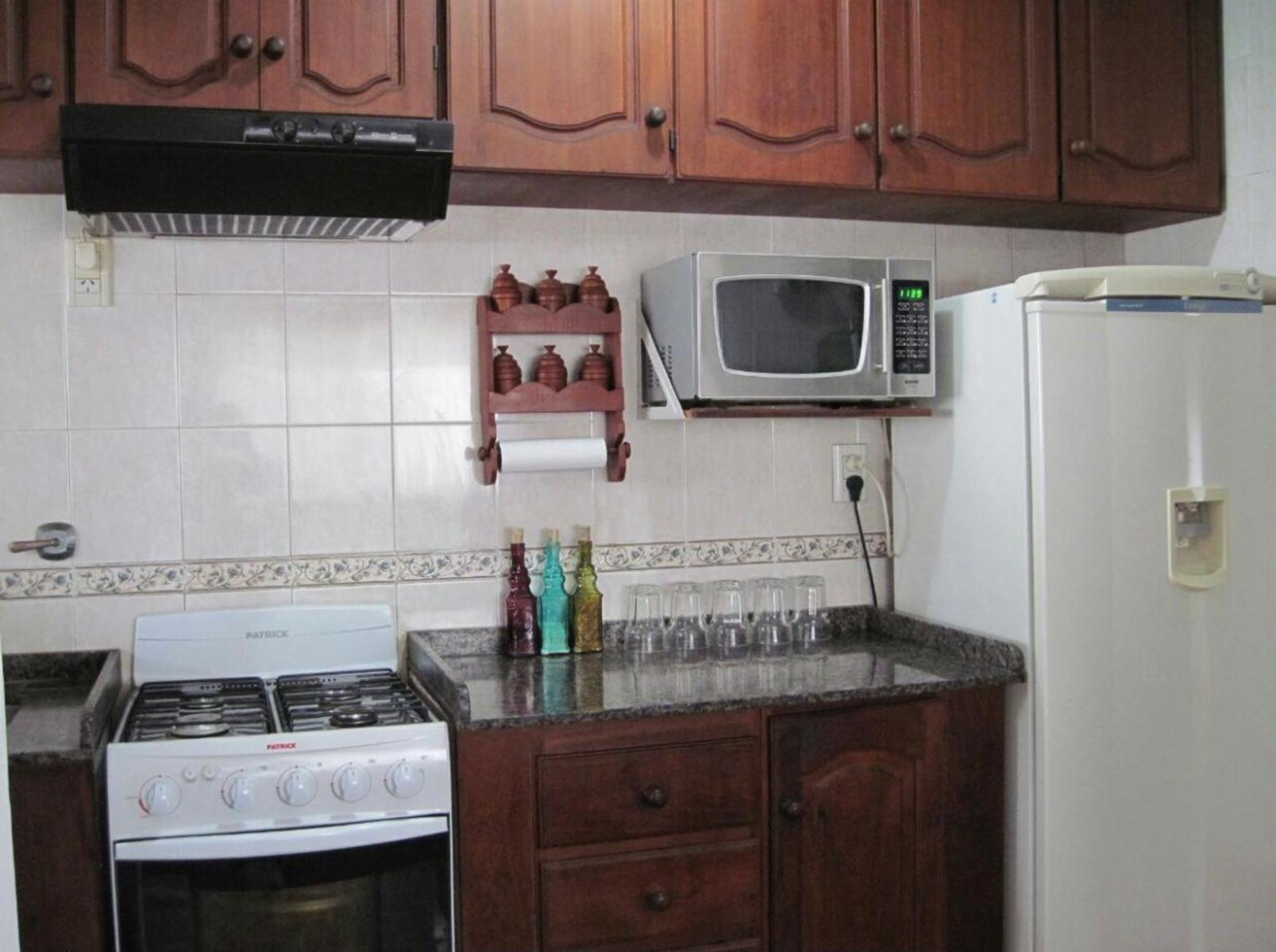 EXCELENTE PROPIEDAD DE CINCO AMBIENTES EN MUY BUEN ESTADO DE CONSERVACION Y UBICACION — foto 3