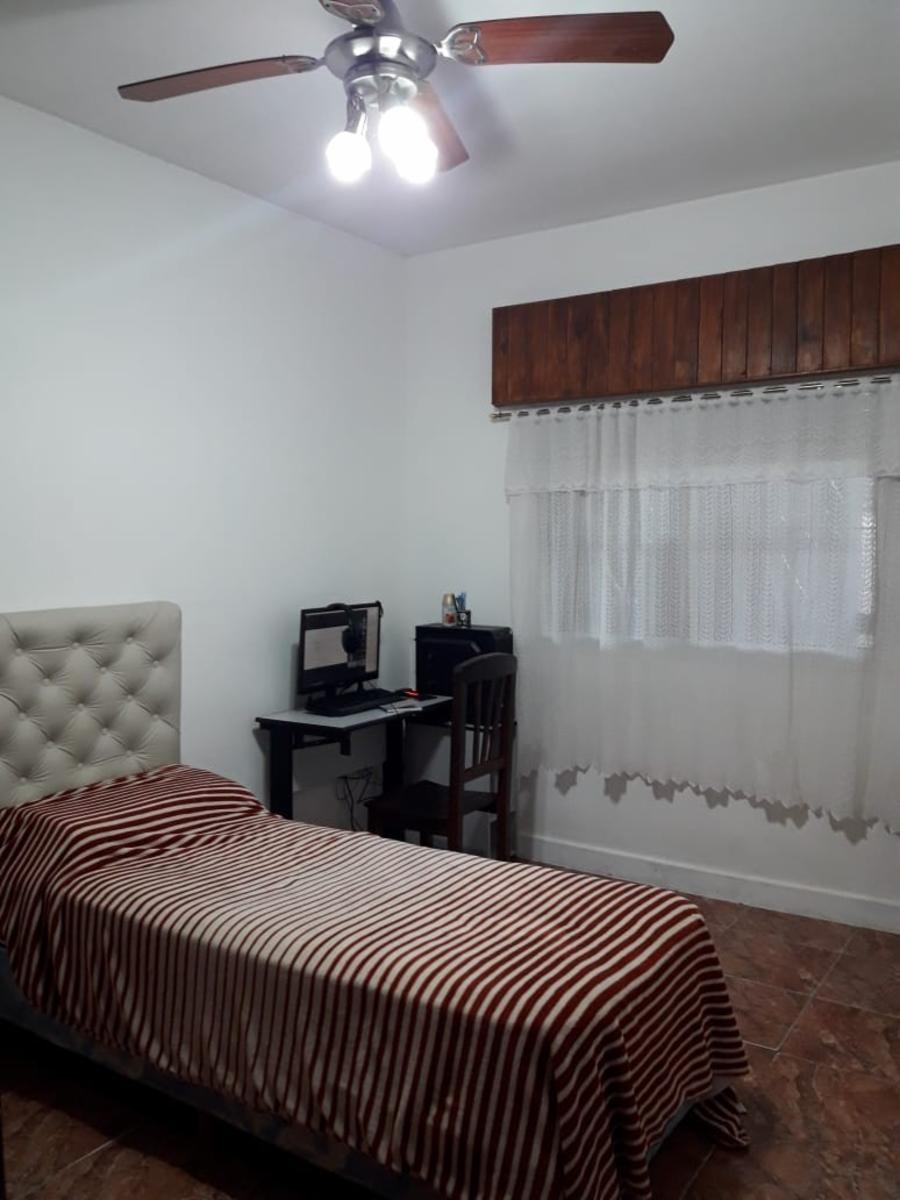 EXCELENTE PROPIEDAD DE CINCO AMBIENTES EN MUY BUEN ESTADO DE CONSERVACION Y UBICACION — foto 13