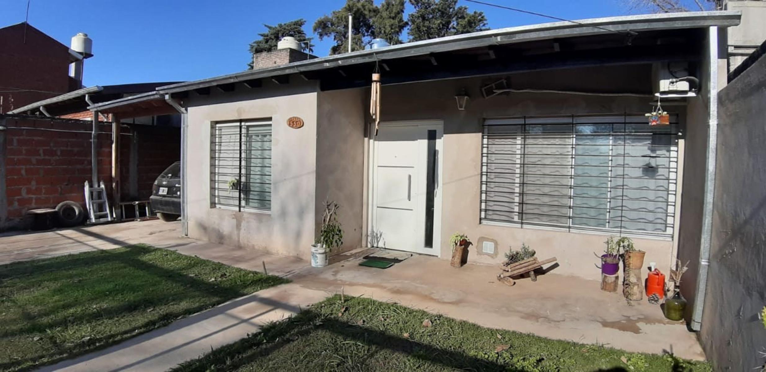 EXCELENTE PROPIEDAD CASA REMODELADA A NUEVA EN GARIN BUENA UBICACION — foto 2