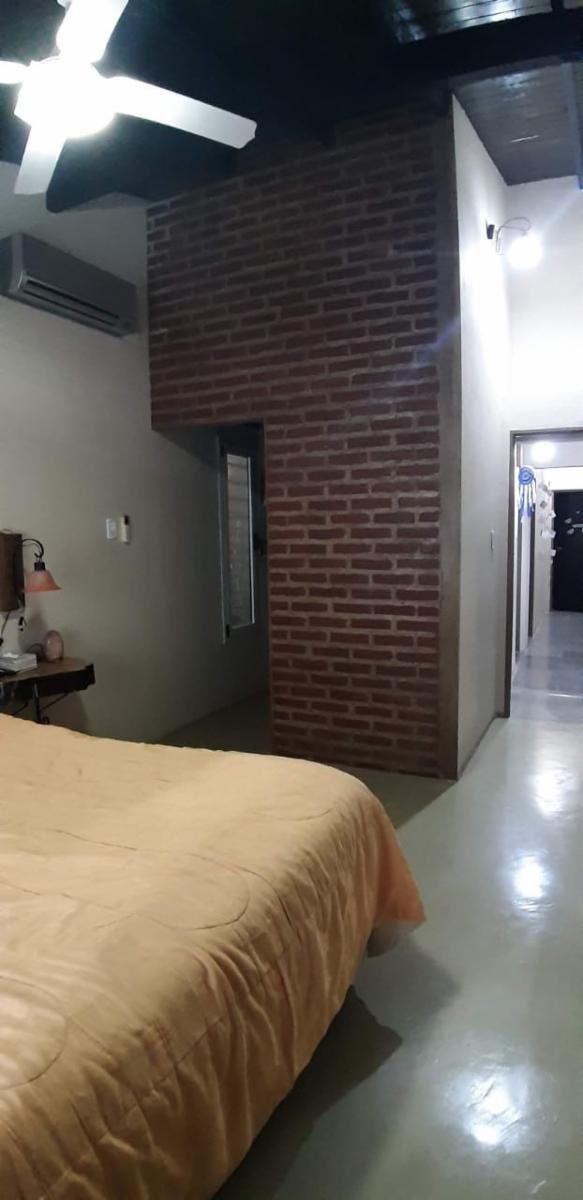 EXCELENTE PROPIEDAD CASA REMODELADA A NUEVA EN GARIN BUENA UBICACION — foto 5