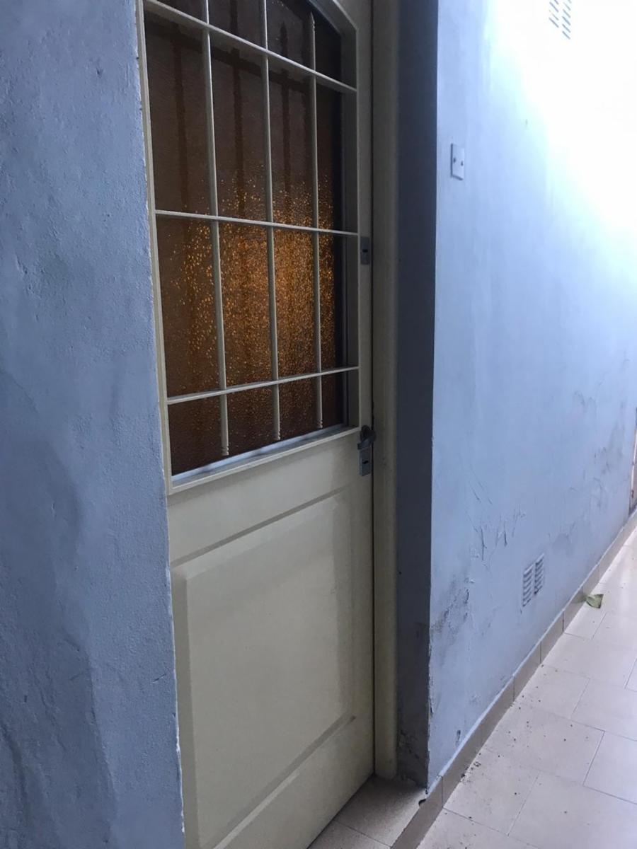 EXCELENTE PH DE TRES AMBIENTES BUENA UBICACION A TRES CUADRAS DE ESTACION FERROVIARIA DE SANTOS LUGARES — foto 4