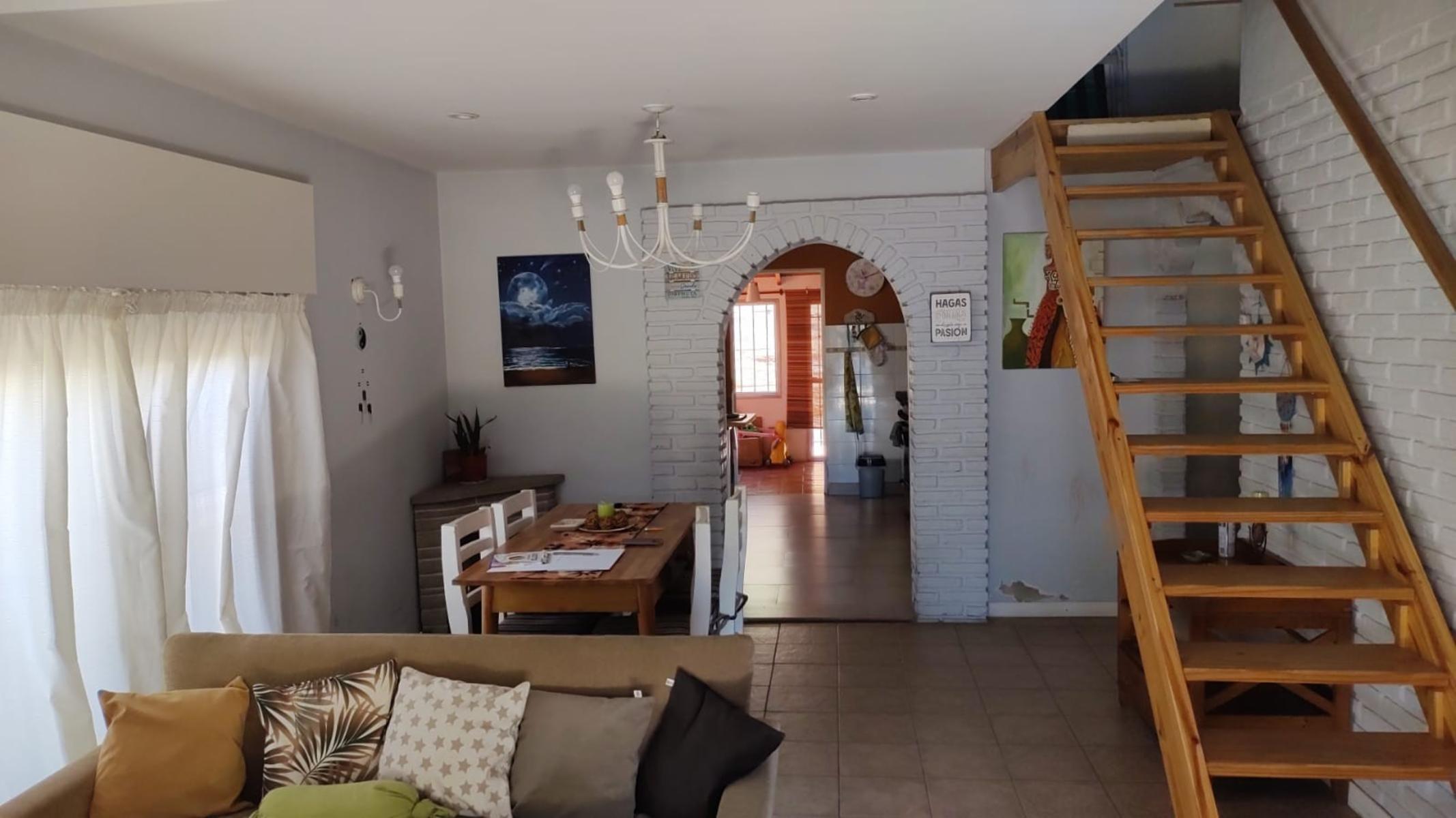 EXCELENTE PROPIEDAD CENTRICA VIVIENDA DE CUATRO AMBIENTES CON ENTRADA DE AUTO PARQUE QUINCHO PARRILA Y DOS ENTRADA DE PEATON — foto 15