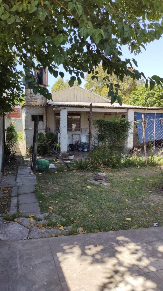 EXCELENTE PROPIEDAD MULTIFAMILIAR CON DOS VIVIENTDAS DE TRES AMBIENTES CON PATIO Y ENTRADA DE AUTOS Y TODOS LOS SERVICIOS — foto 5
