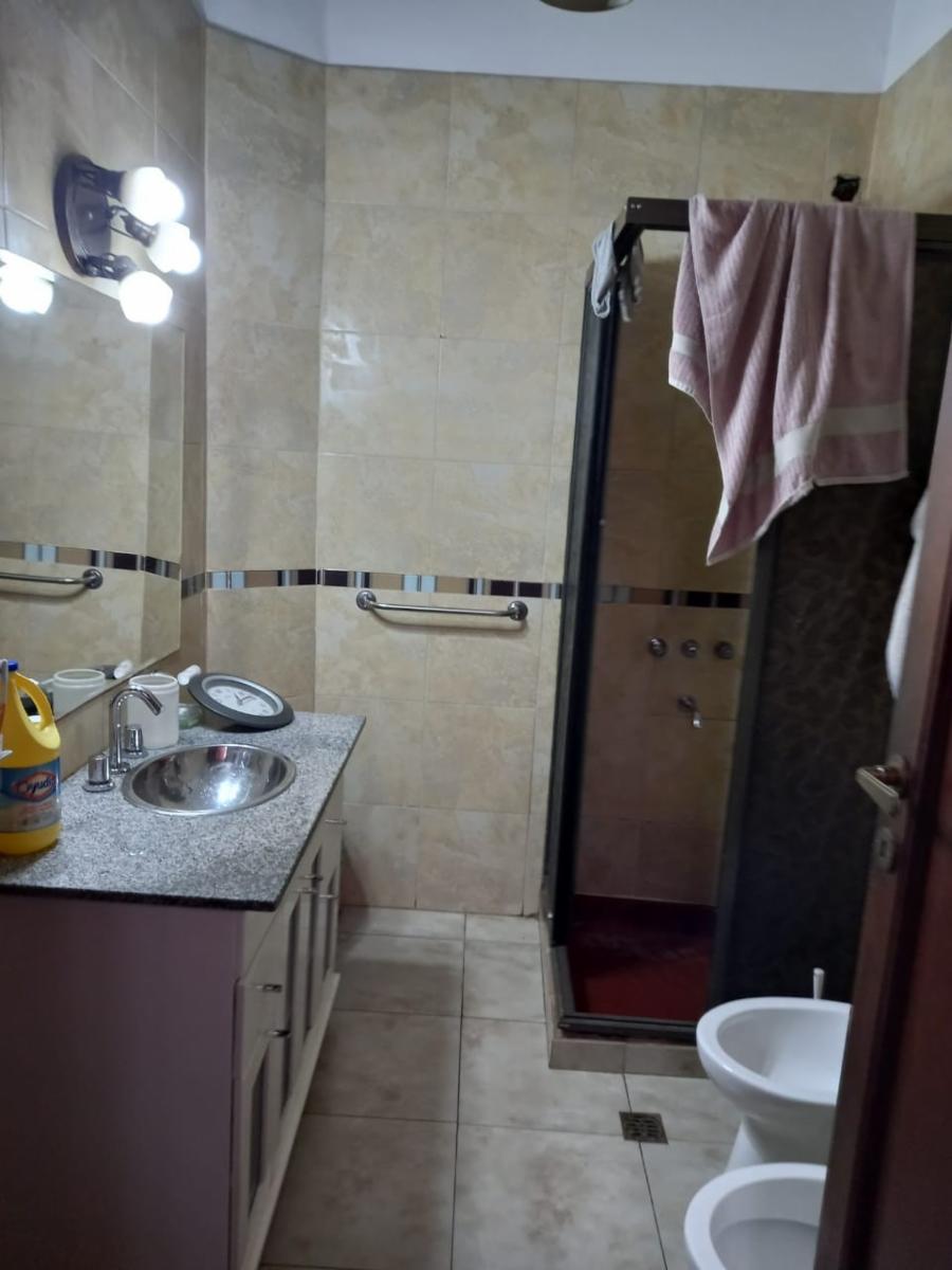EXCELENTE PROPIEDAD DEPARTAMENTO DE TRES AMBIENTES MAS OTRO DEPARTAMENTO ADICIONAL DE DOS AMBENTES — foto 13