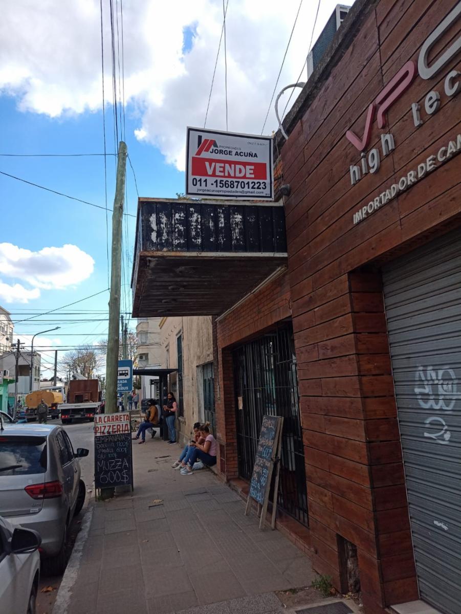 EXCELENTE LOCA COMERCIAL EN PLENO CENTRO DE LA CIUDAD DE PILAR PROVINCIA DE BUENOS AIRES IDEAL PARA INVERSOR
