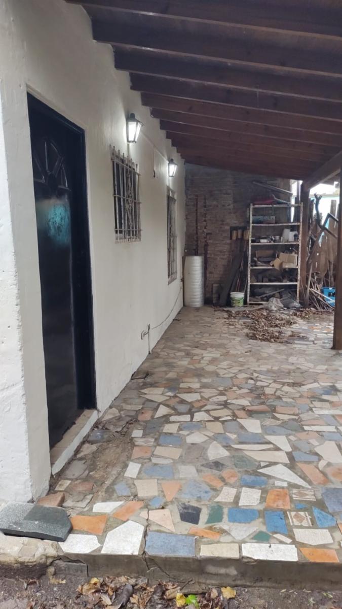 EXCELENTE PROPIEDAD DE TRES AMBIENTES CON JARDIN, PATIO ENTRADA DE AUTO Y FONDO LIBRE CON CALLE ASFALTADA, A TRES CUADRAS DEL CENTRO DE LA CIUDAD DE GARIN — foto 14